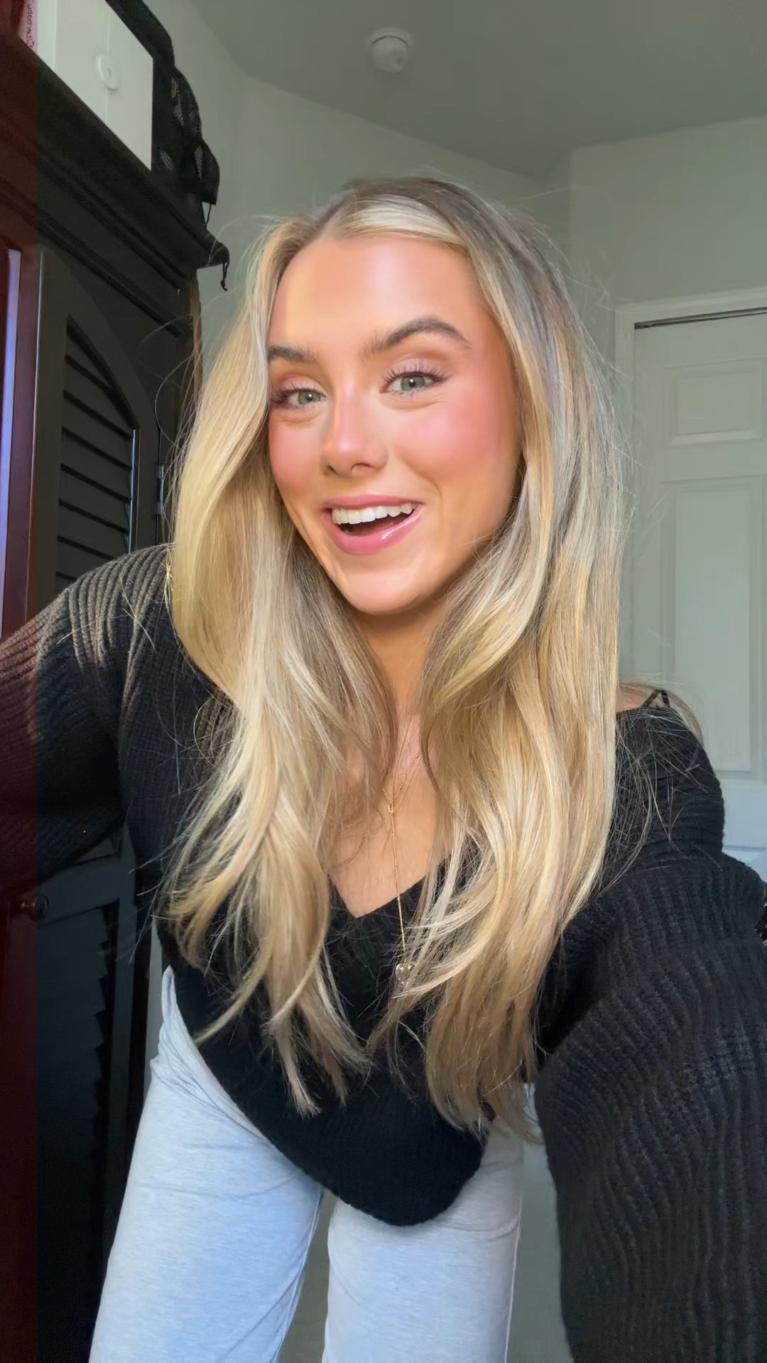 Edikted Wide Leg Fold Over Pants size small  These fold-over wide leg pants are the perfect choice for those days you want to feel comfortable while still looking put together. Rock it with a cardigan for the coolest y2k vibes. Pants. Fold over waistband. Wide leg fit

#LTKFindsUnder50 #LTKSeasonal #LTKWatchNow