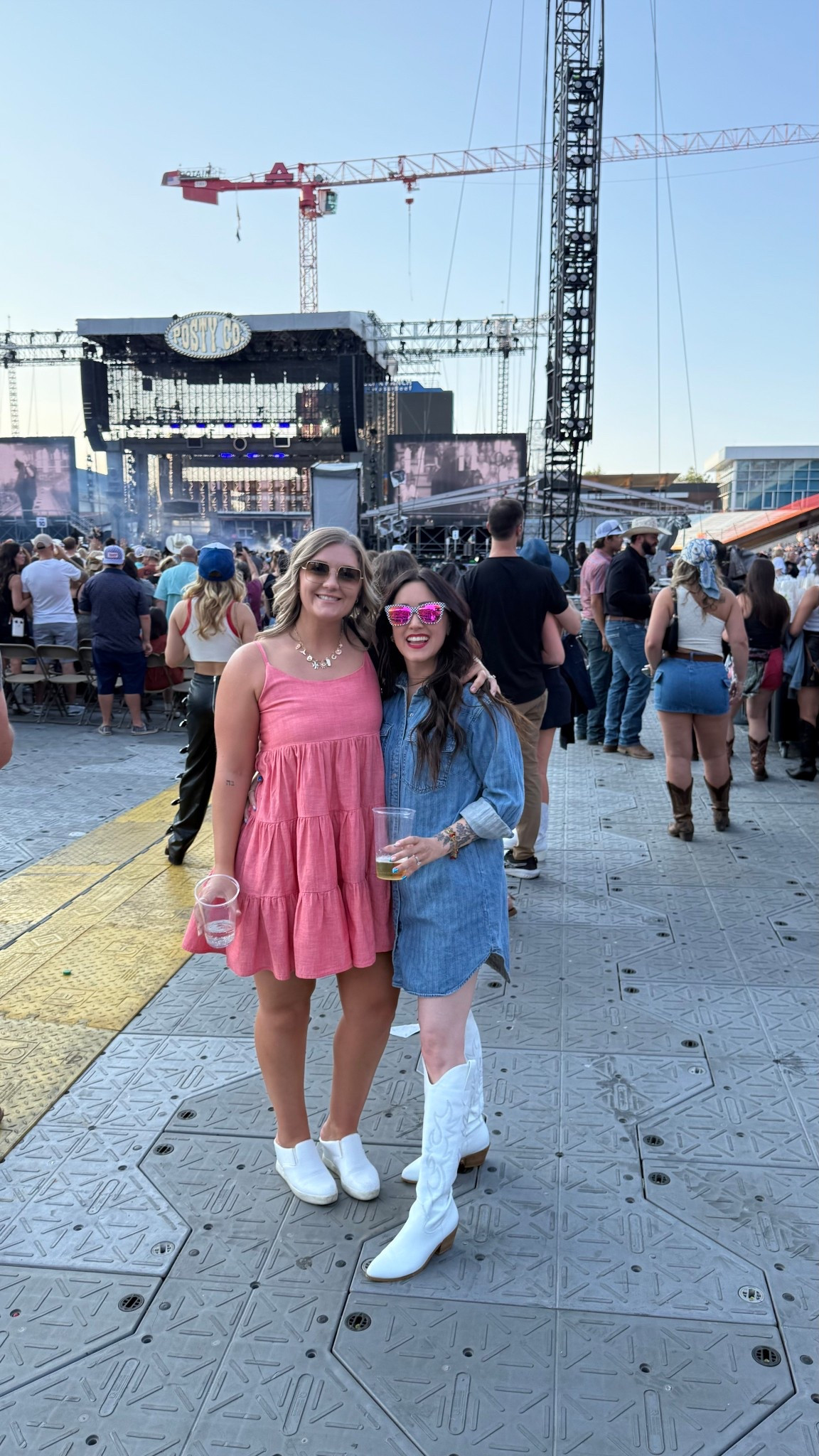 Post Malone concert fit 


#LTKFindsUnder50 #LTKStyleTip #LTKFindsUnder100