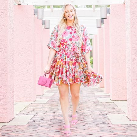 Spring floral dress 🌸
Pink heels, pink bag, floral earrings


#springstyle #springdress #floraldress #springoutfit #easterdress


#LTKSpringSale #LTKSeasonal