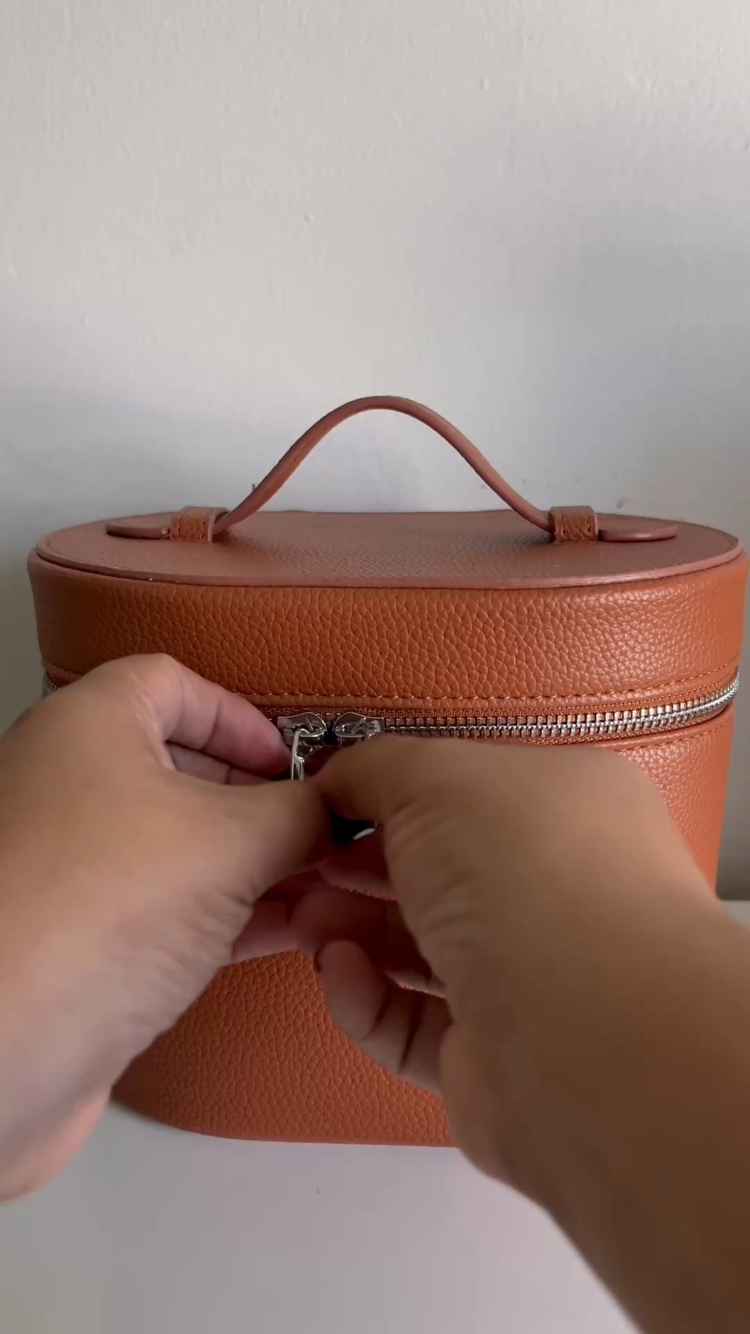 What’s inside my makeup bag! 

These are the items I love and honestly use.

What are your favorite products to use? 

I bought the Chanel Beauty product from Nordstrom and the rest from Sephora! 

Foundation | Amazon Makeup Bag | Bronzer | concealer | SPF | super goop 

#LTKStyleTip #LTKBeauty #LTKFindsUnder100