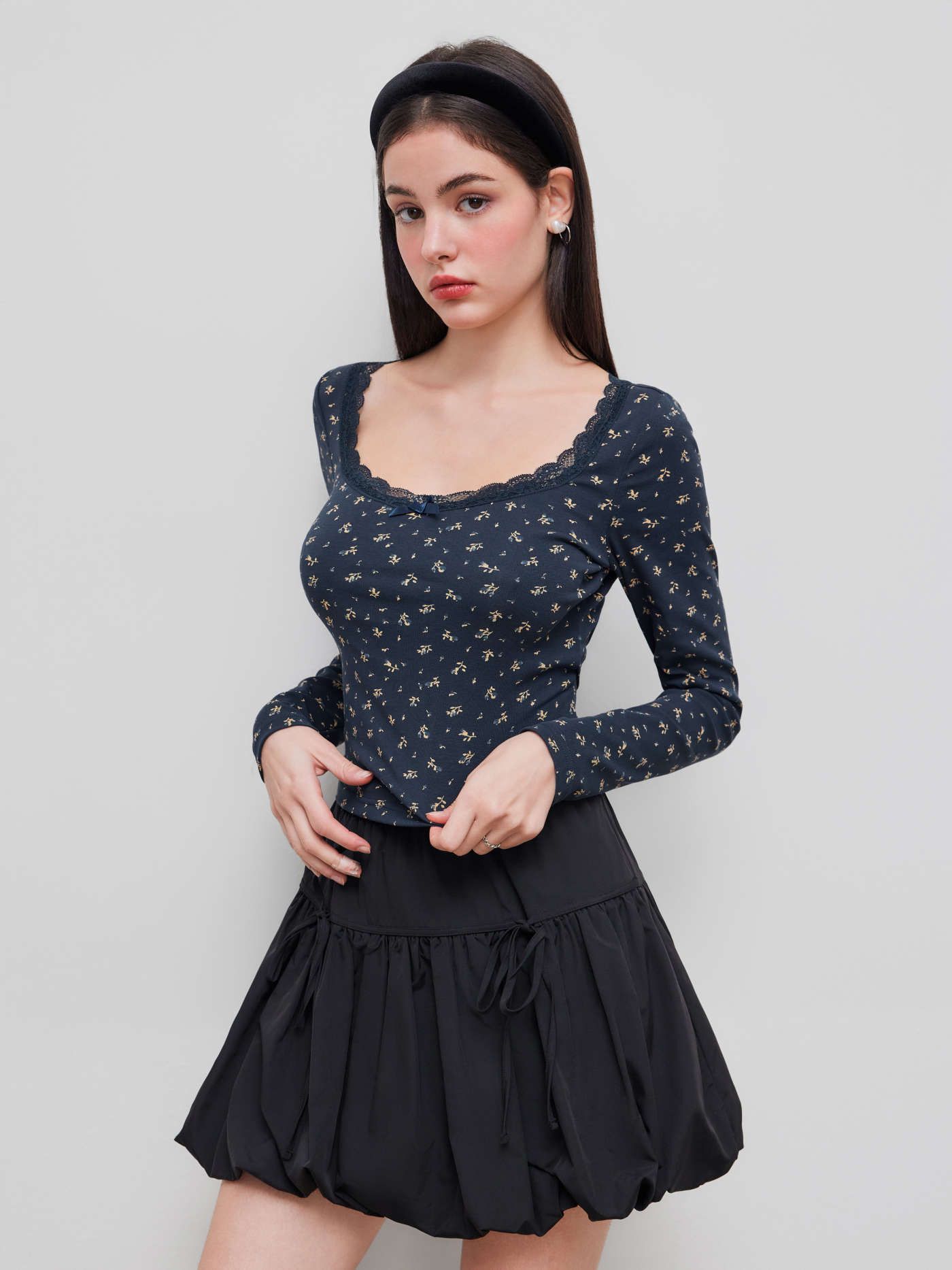 Knit Fabric Cotton-blend U-neckline Ditsy Floral Lace Trim Cropped Top For Daily Casual | Cider