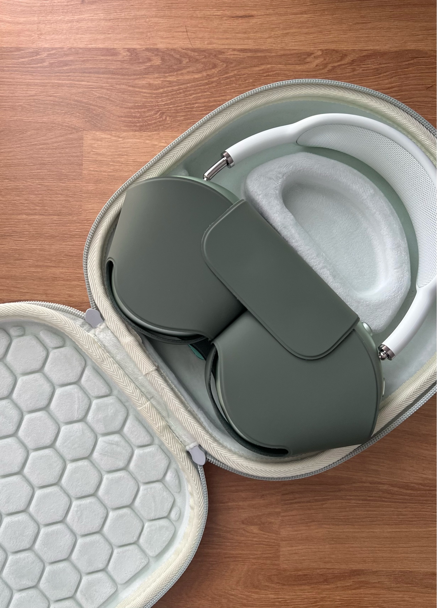 AirPod Max Headphones Case 

#LTKFind #LTKBacktoSchool #LTKtravel