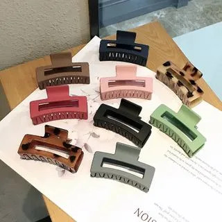 Matte Hair Claw | YesStyle Global