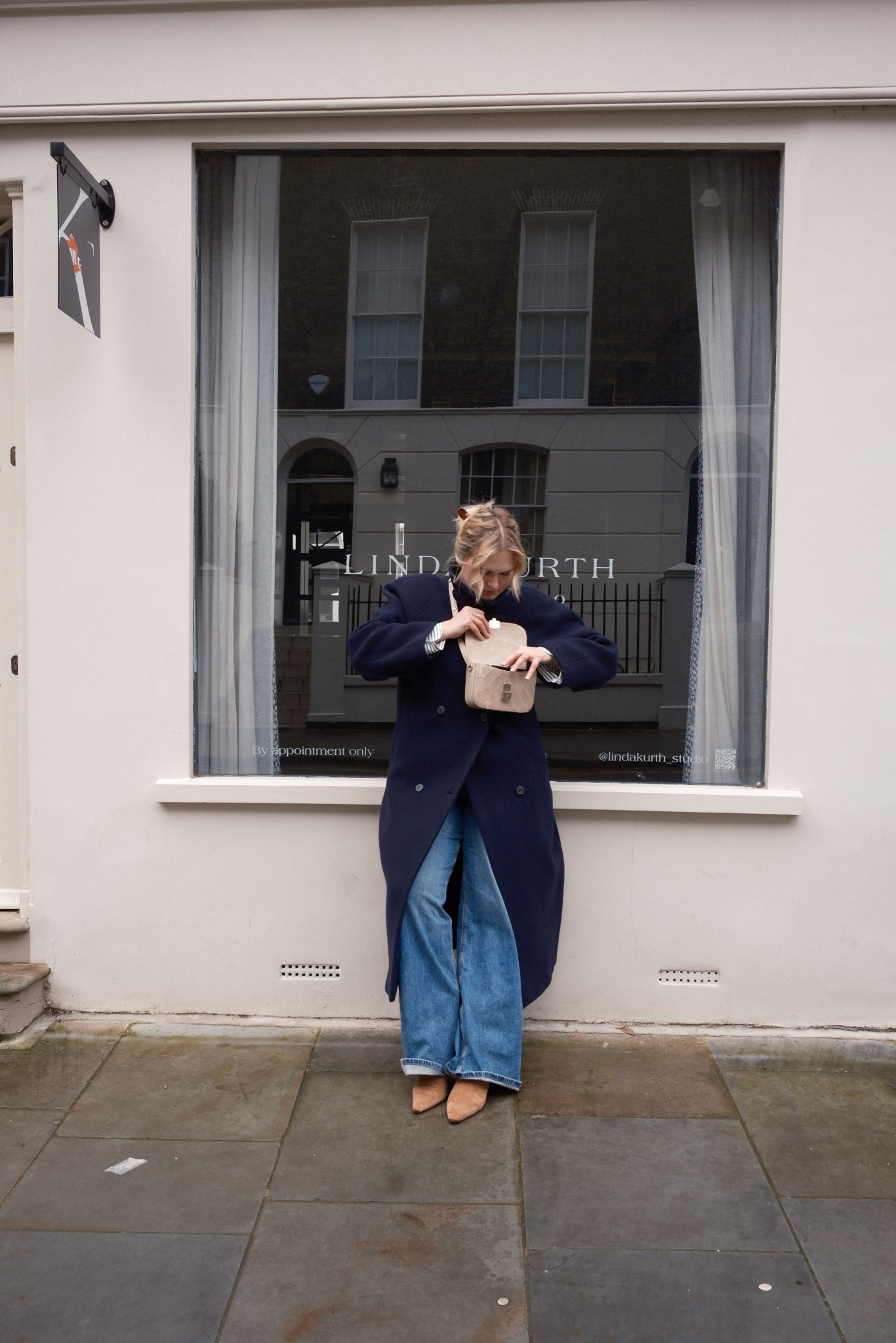 Navy coat and jeans ☀️

#LTKeurope #LTKmidsize #LTKspring