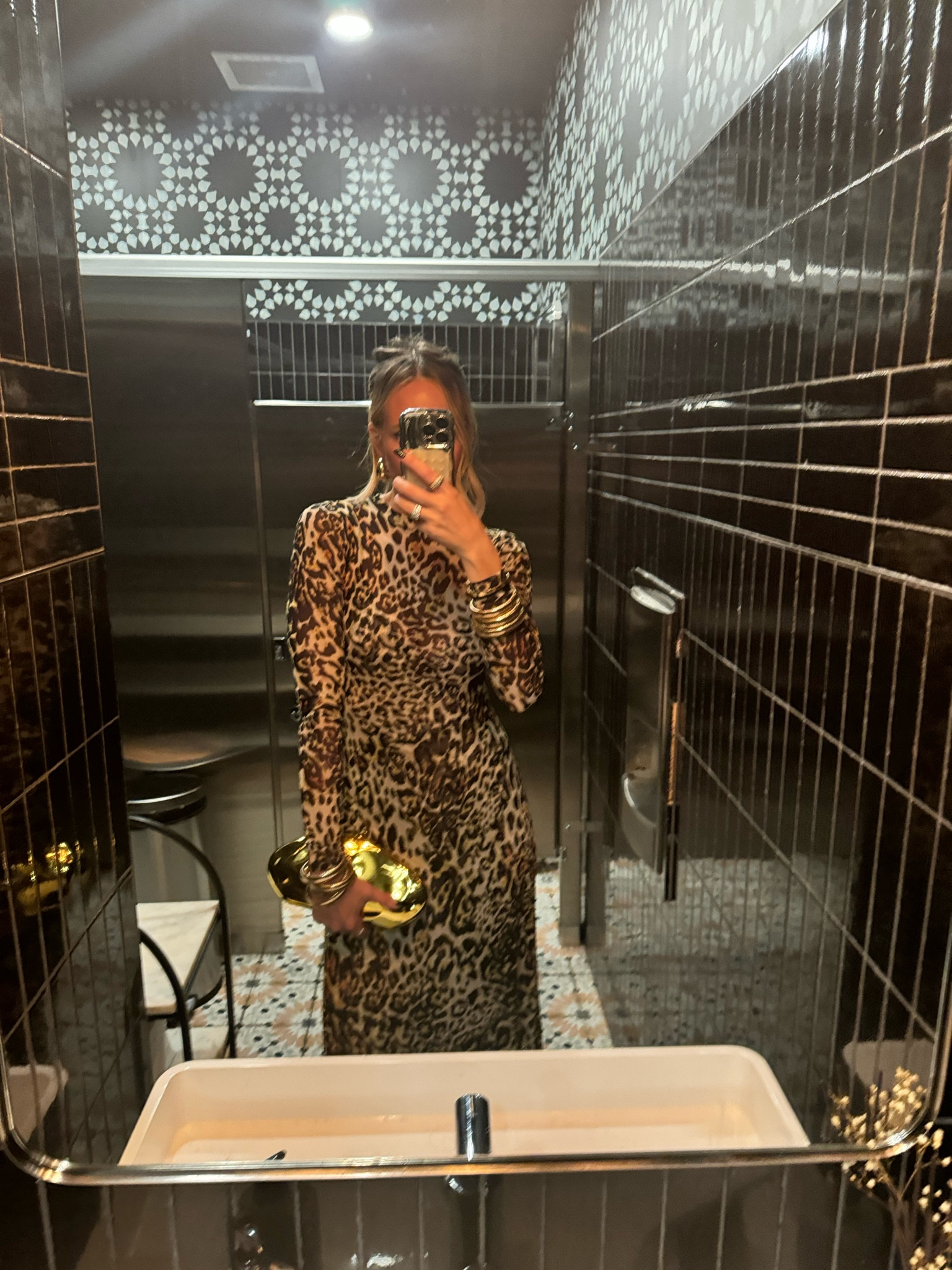 Wearing a small. It comes with a slip attached underneath. If it is sold out, put your name on the notification email list! That is what I did and I was able to snag one.👏🏻

#LTKFindsUnder100 #LTKParties #LTKOver40