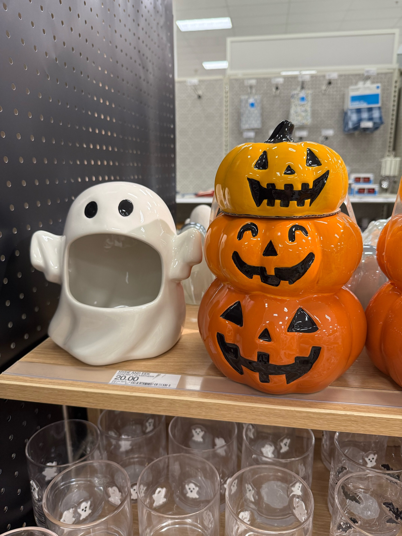 Halloween cookie jars

Halloween decor Halloween home decor spooky decor Target finds Target home

#LTKSeasonal #LTKHome #LTKmomlife