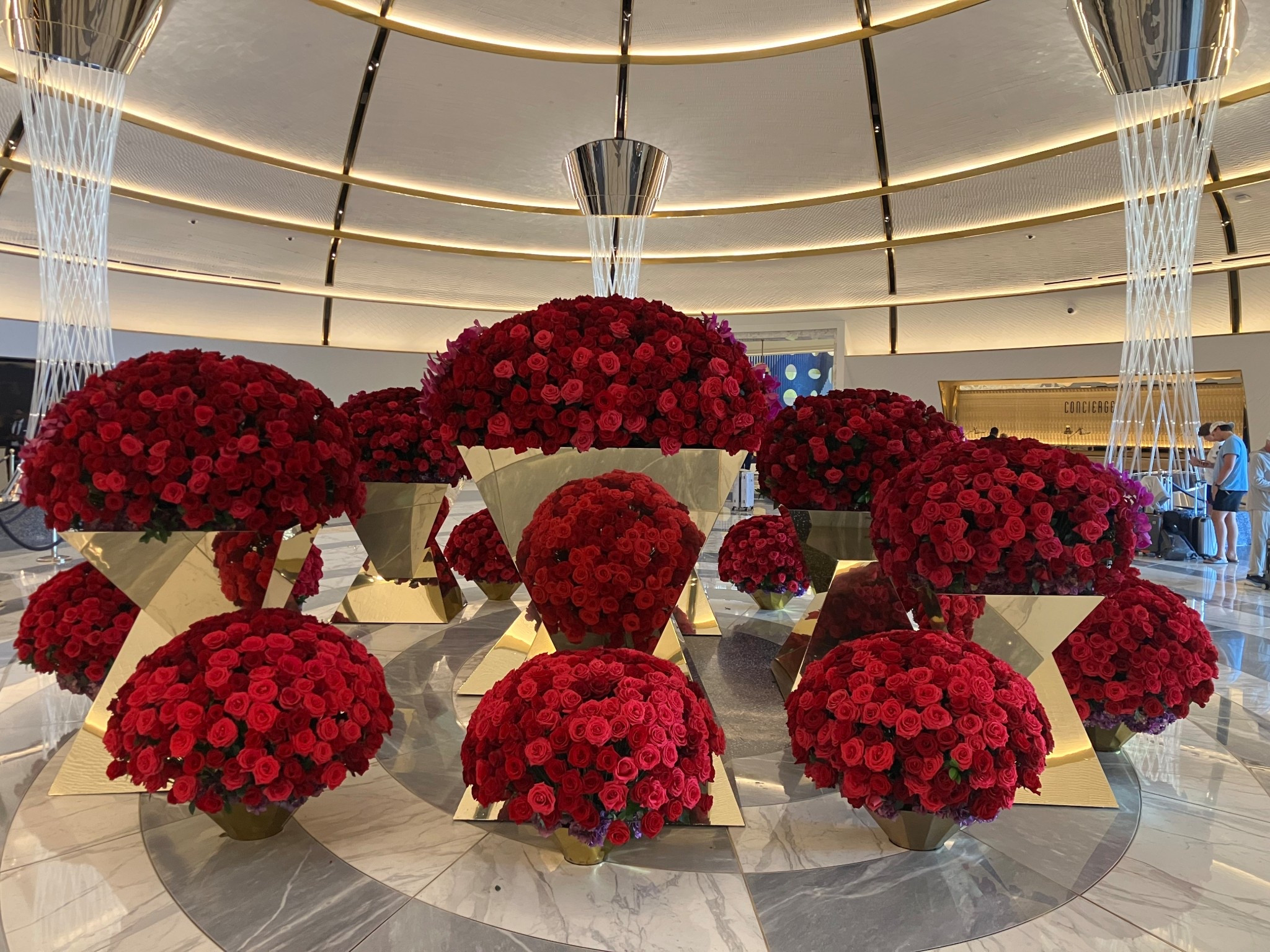 together.
#centerpiece #tablescapeinspo #cozydining #styledhome

#LTKGiftGuide #LTKHoliday #LTKHome