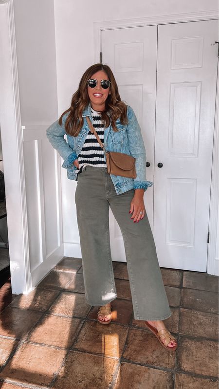 Super cute spring outfit

Striped halter neck sweater tank- size medium 
Wide leg sailor jeans- size 8 (went up one size)
Distressed denim jacket (sized up to a large)
Leather slide sandals -TTS
Leather crossbody bag- use code DELPHAJEWEL20 & save 20% off your first purchase



#LTKover40 #LTKfindsunder50 #LTKstyletip