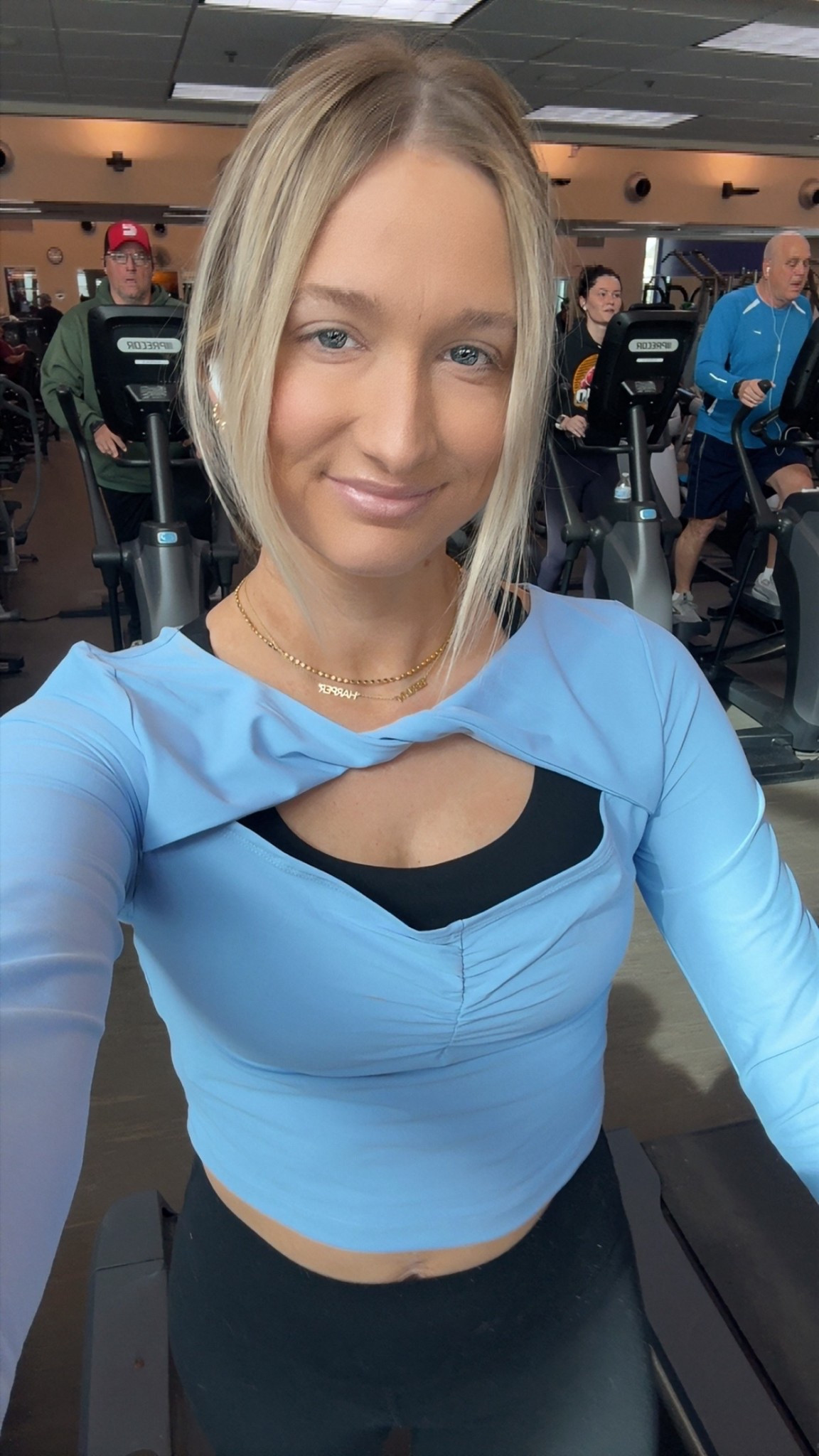 Workout top // old navy activewear 

#LTKfitnessgoals #LTKmomlife