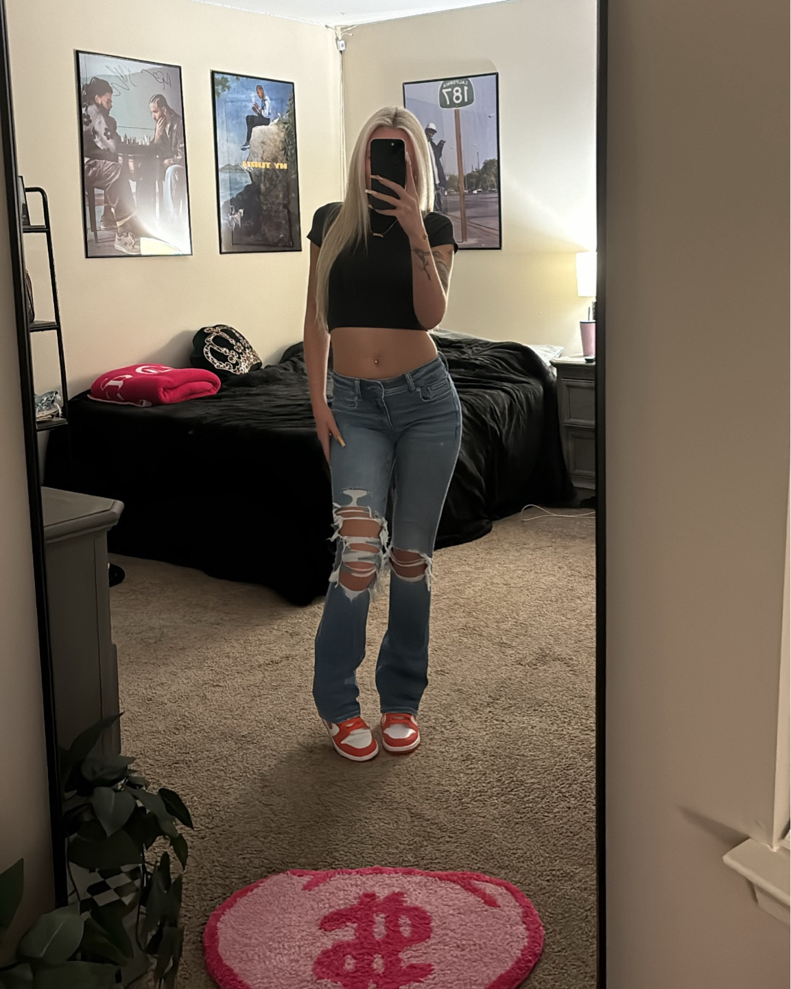 these jeans are so flatteringgg 😻