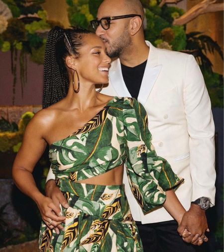 @aliciakeys posed up with her boo @therealswizzz in a $190 #FarmRio dress. What say you? #Hot! Or Hmm…? 📸: @aliciakeys 

@Aliciakeys Repost: After all the running around, city to city, place to place, day to day, scehdule to scehdule, minute by minute 

you know just where you want to be and who loves you!

@therealswizzz 😍😍😍👑👑👑

My favorite place to be… #aliciakeysfbd #farmrio

#LTKFind #LTKxNSale #LTKSeasonal