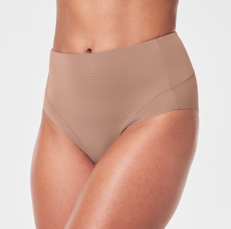 A go-to everyday shaping brief that’s comfortable and smoothing 🤍
Soft cotton feel with light contouring — no digging, no pinching.
Such a good neutral for under dresses and trousers.

#LTKFindsUnder50 #LTKSaleAlert