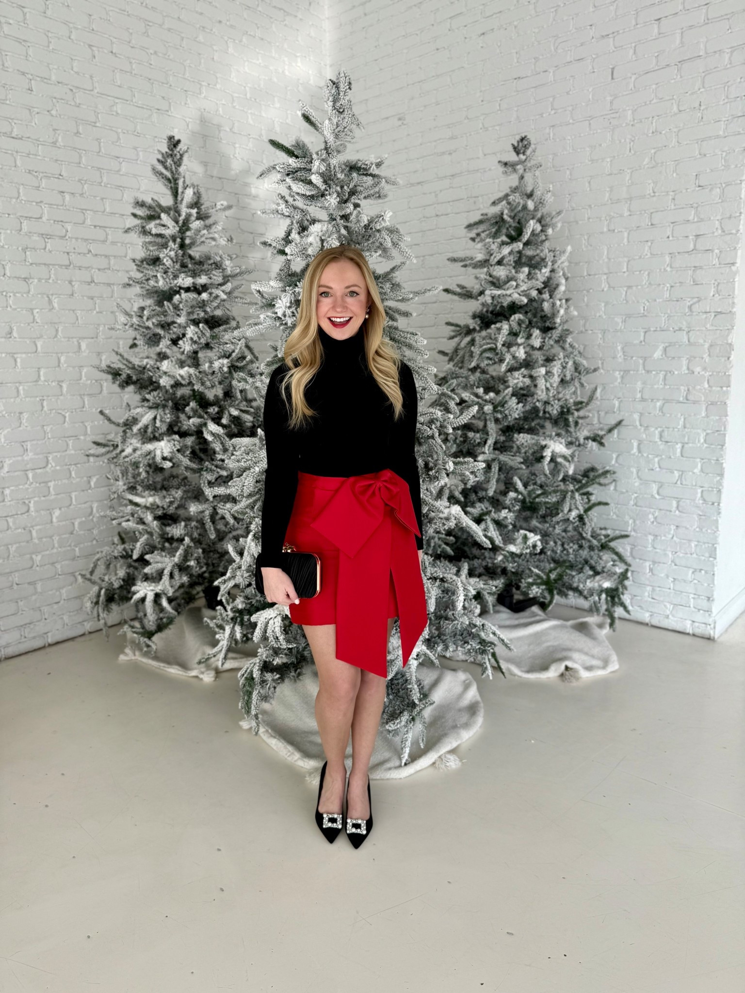 I got this bow skirt last year, and I’m so glad it’s back this year!! It comes in a few more colors this year; it is just so fun for the holidays! Wearing a 0 

#LTKootd #LTKSeasonal #LTKHoliday