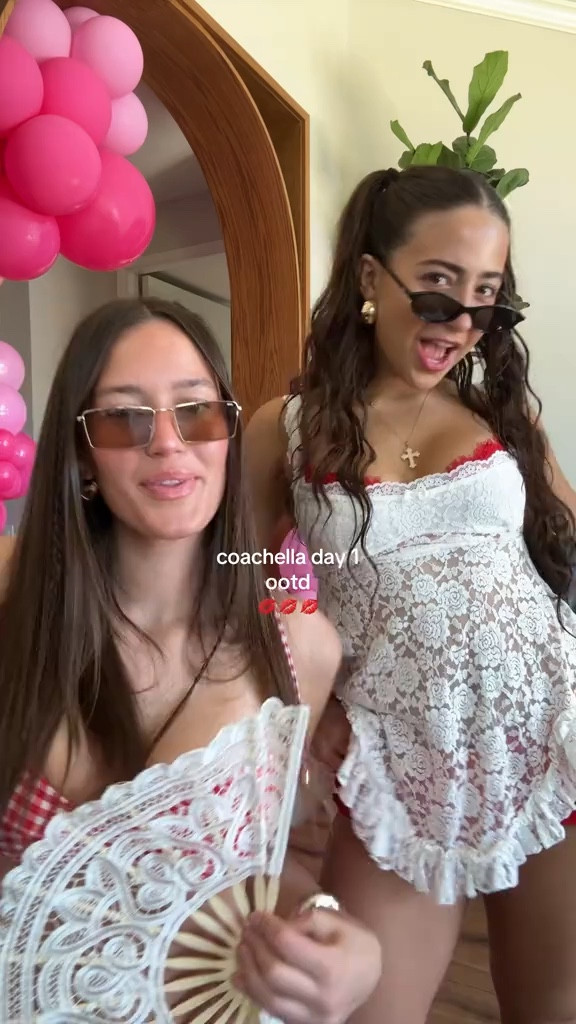 COACHELLA 💋💋

#LTKFestival #LTKWatchNow #LTKStyleTip