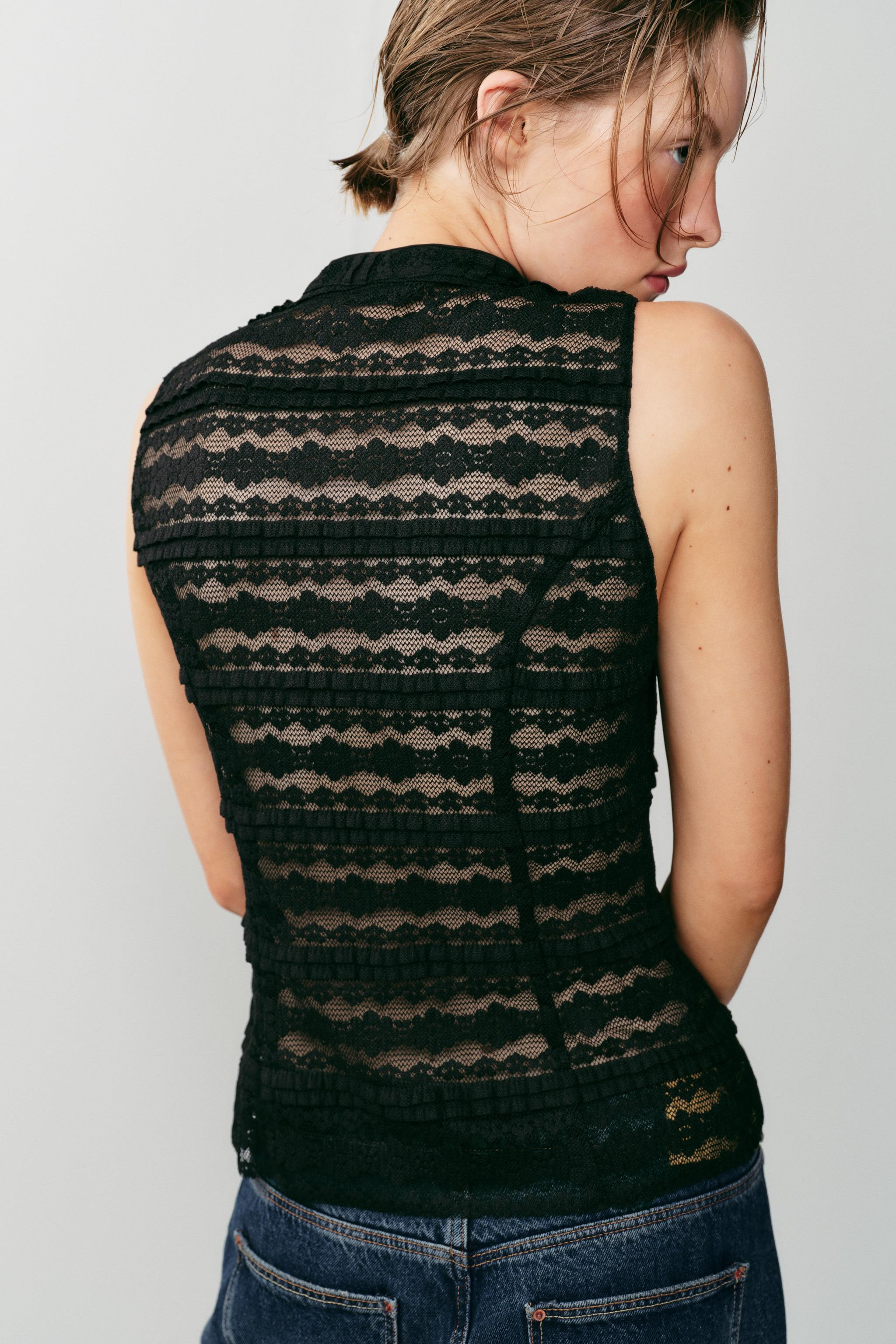 SPITZENTOP MIT KNEBELKN\u00d6PFEN | Zara DE
