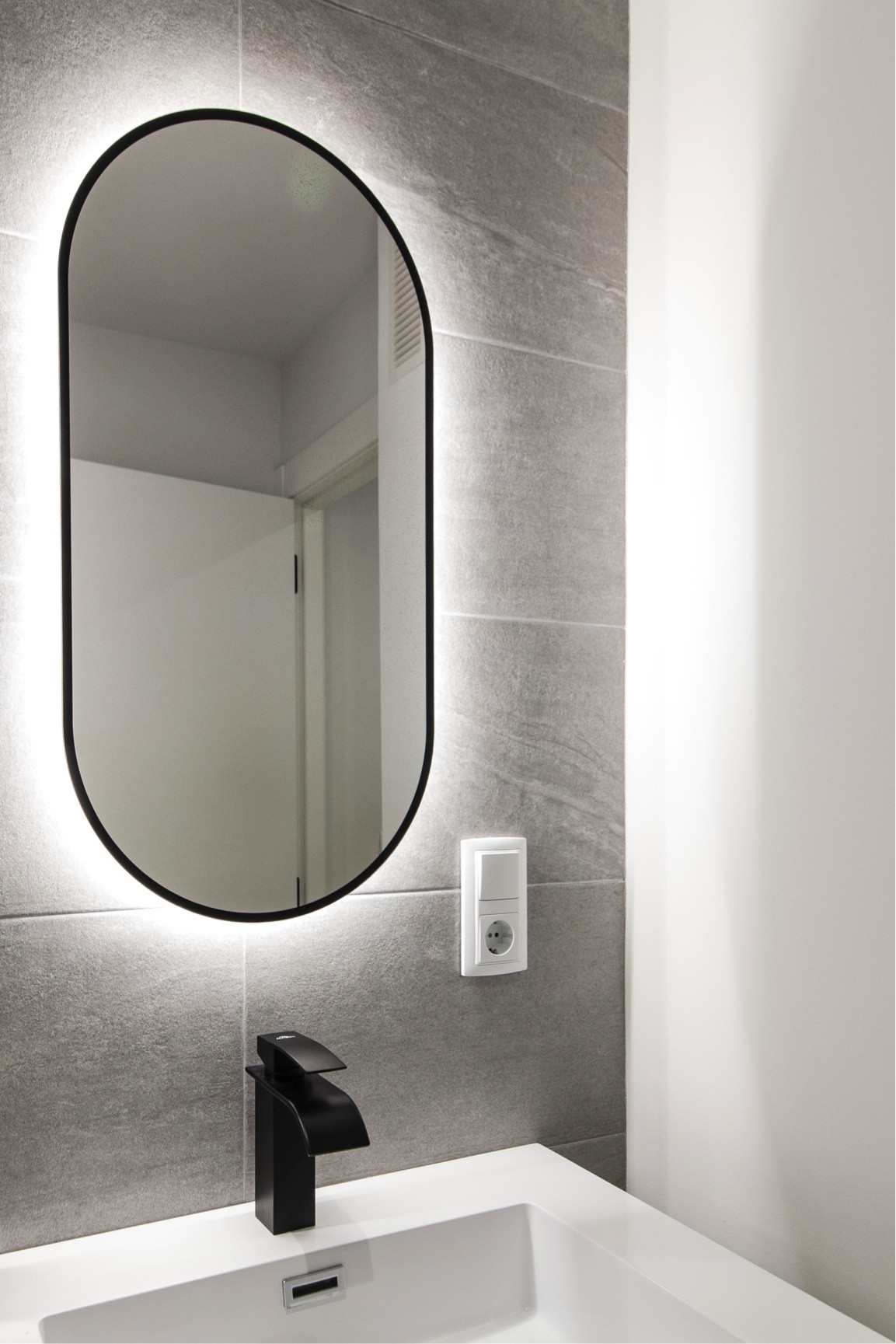 #ProyectoRFNS espejo led y grifo en cascada 

#LTKfamily #LTKxPrime #LTKhome