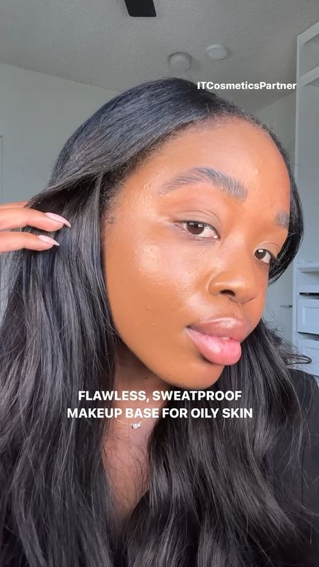 Oily skin? I know the struggle!! #ITCosmeticsPartner you have to try @itcosmetics Your Skin But Better CC+ Natural Matte. It’s lightweight yet still covers my *many* dark spots. It’s also sweatproof and has SPF — essentially the new it-girl foundation, just in time for summer! It’s available at @sephora, linked below!

#ITCosmetics #CCNaturalMatte #CloudSkin #SoftMatte #makeup #blackgirlmakeup #oilyskin #summermakeup #summermakeuplook 