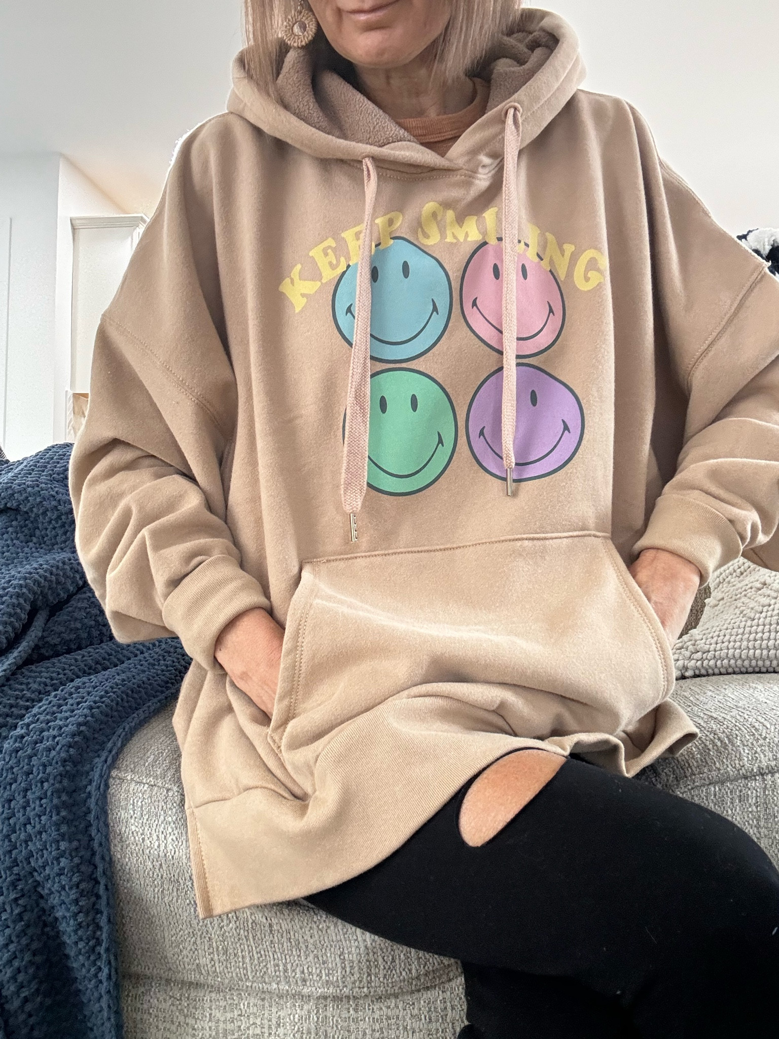 Oversized AE “Keep Smiling” hoodie. Super comfortable and warm. Currently 50% off! 

#LTKsalealert #LTKfindsunder50 #LTKstyletip