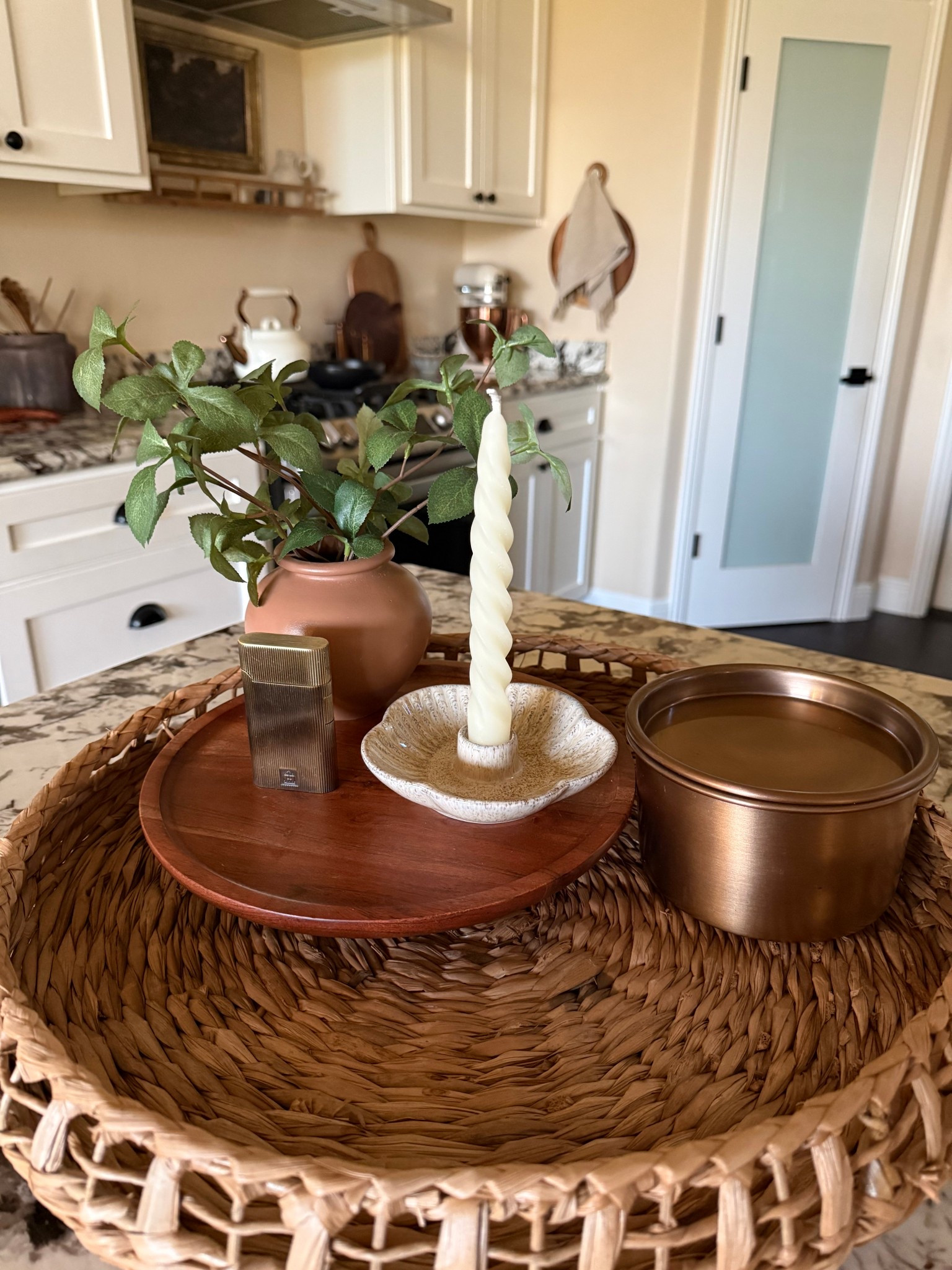 My favorite cozy kitchen accents — everything is linked.

#LTKHome #LTKdayinmylife #LTKBeauty