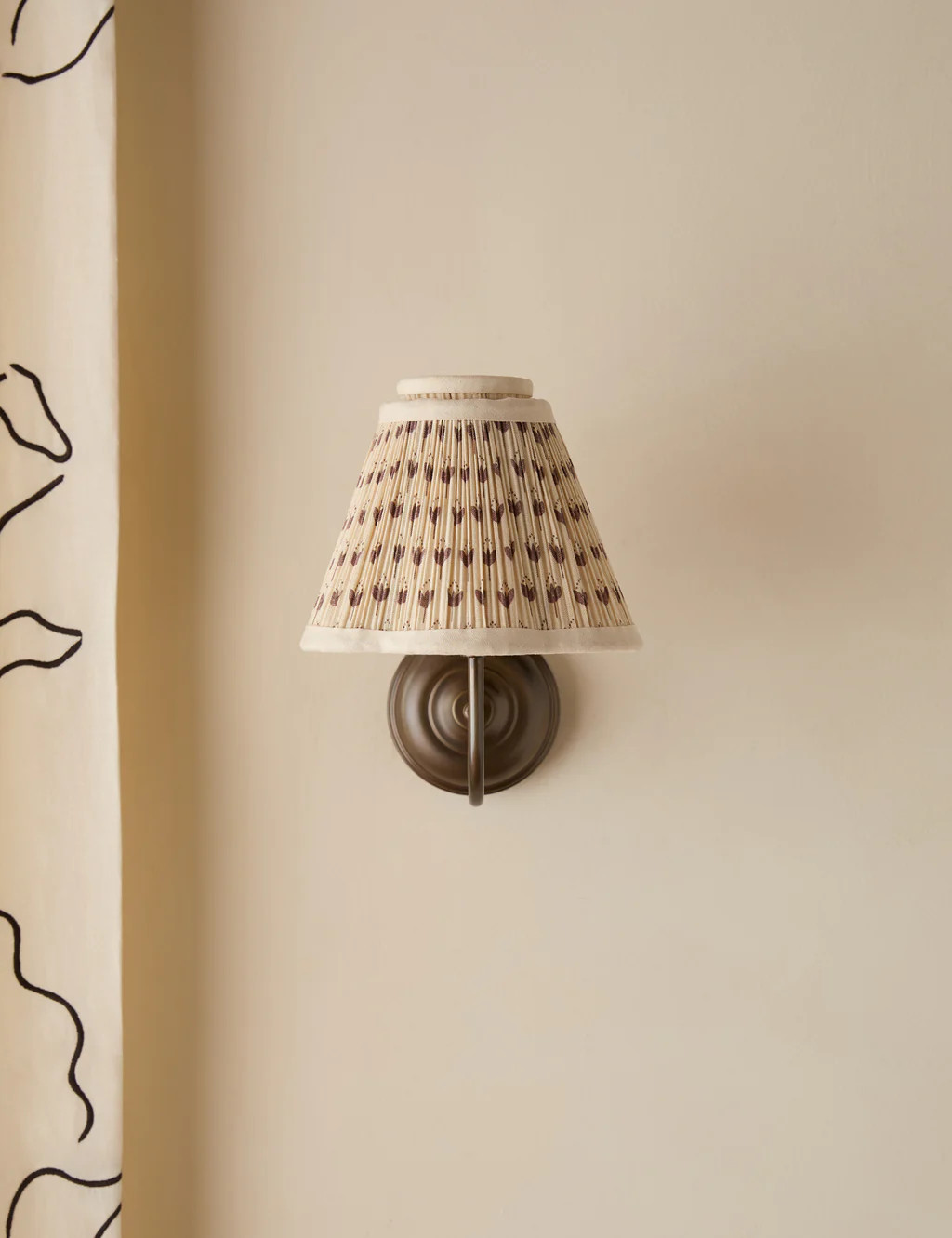 Jordan Sconce | Lulu and Georgia 