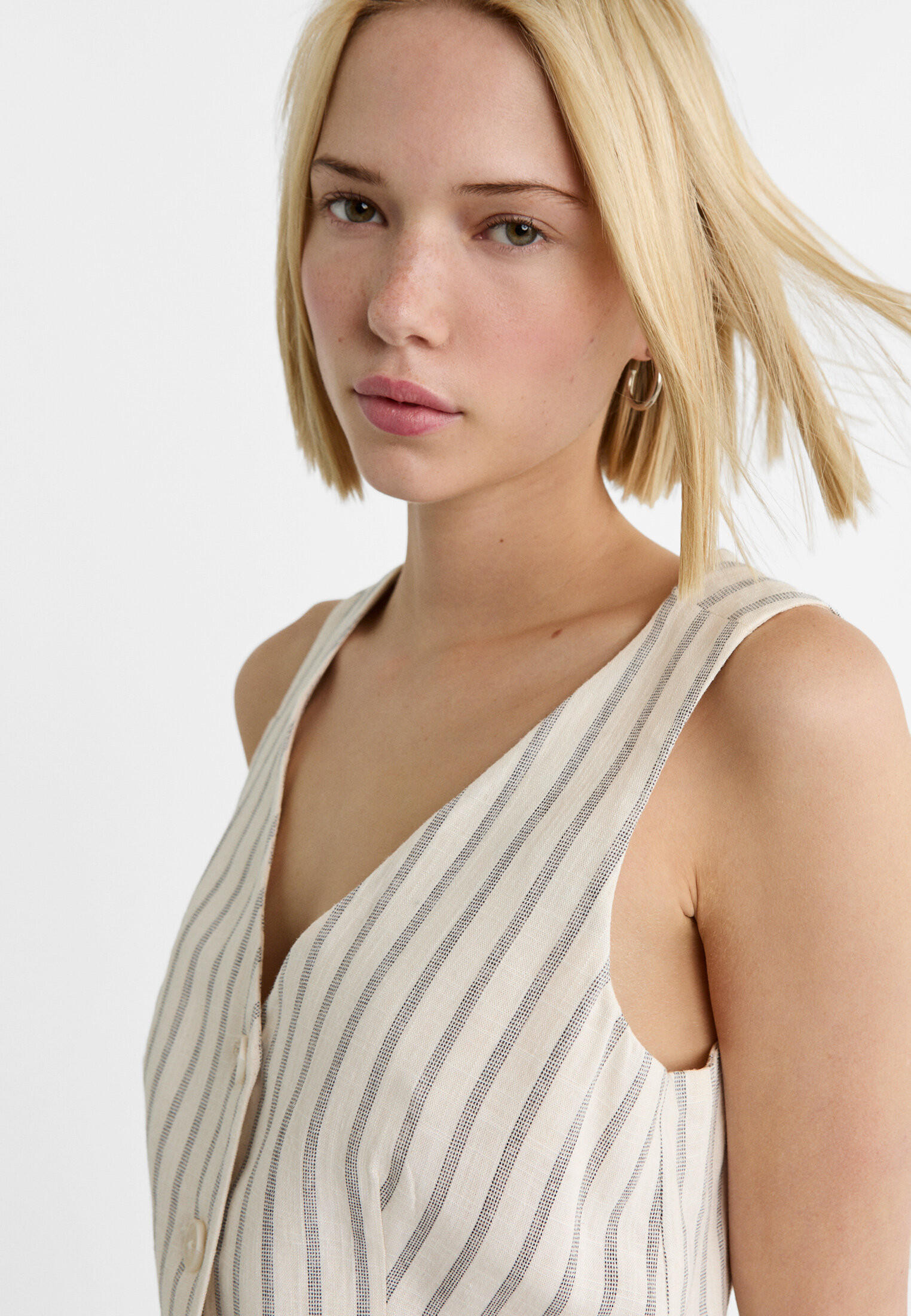 Short striped linen blend waistcoat - Women's fashion | Stradivarius United Kingdom | Stradivarius (UK)
