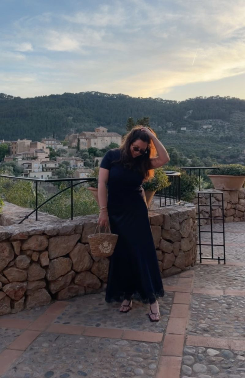 Mallorca Night 3 outfit details! 

tuckernuck l dress l trip l spring l skirt  

 