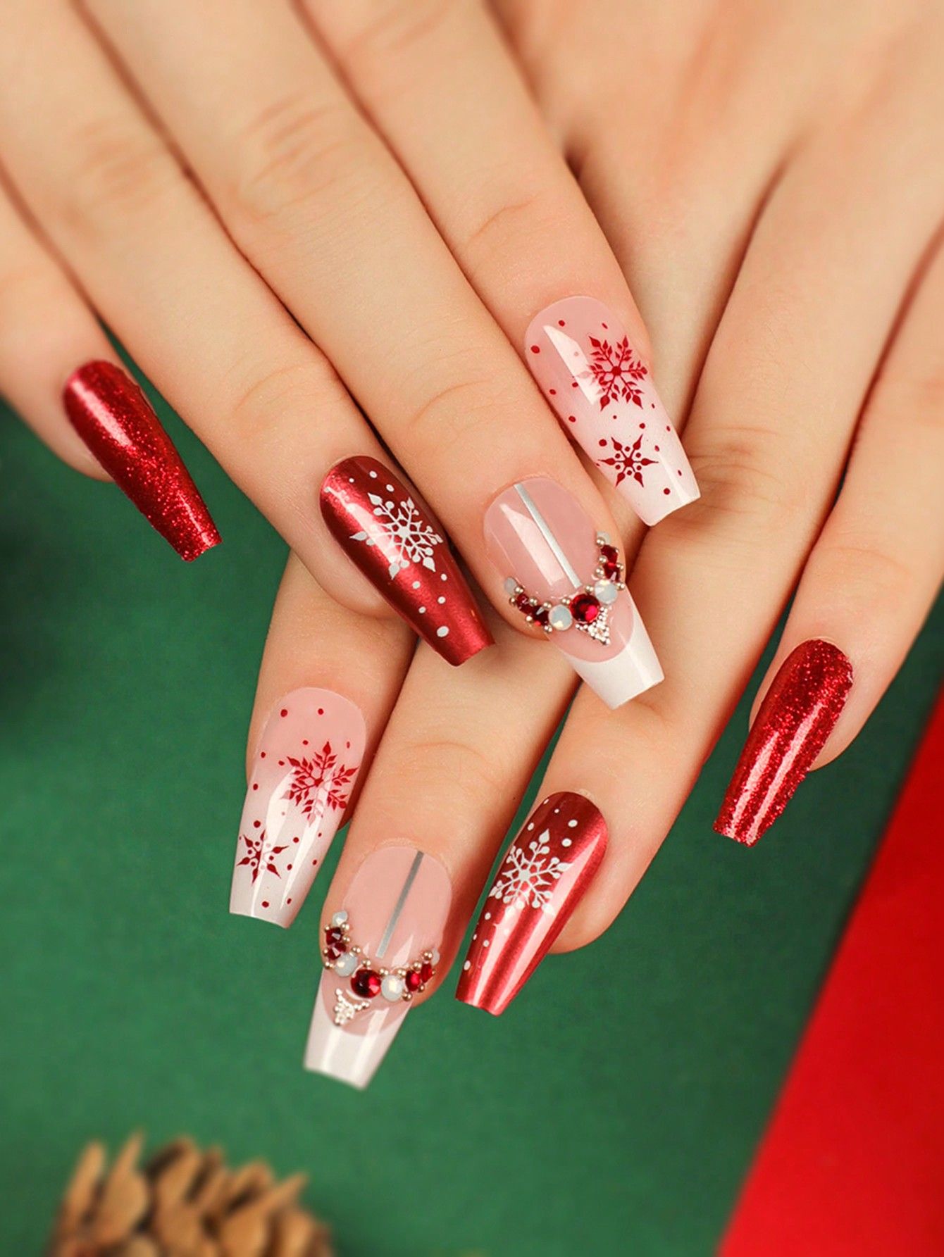 24pcs Y2K style Short Ballet Red Nail Tips With Snowflake & Rhinestone Decoration And Loose Glitt... | SHEIN