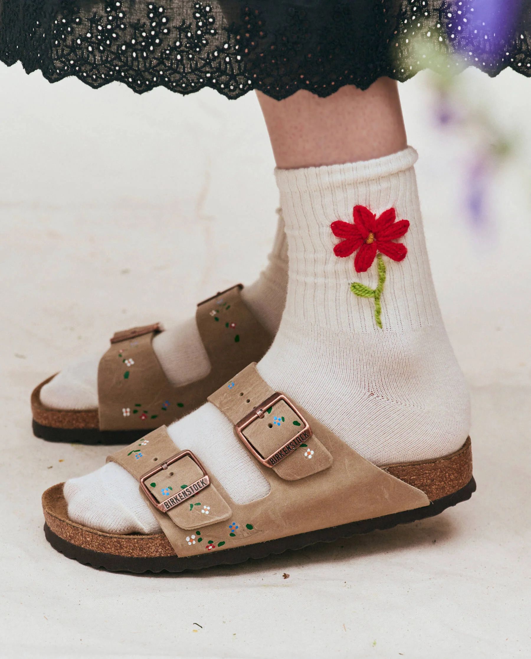The Embroidered Daisy Crew Sock. | THE GREAT.