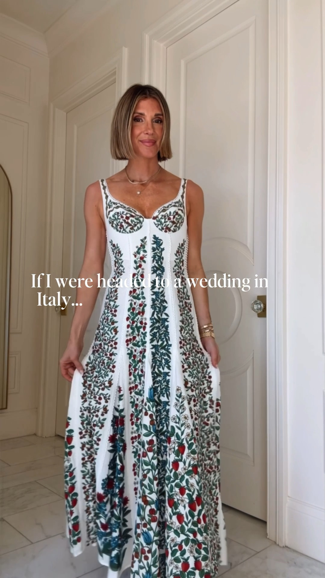 The most gorgeous dress for
Mother's Day, graduation, European wedding. I'm 5'7 wearing size small fits tts 