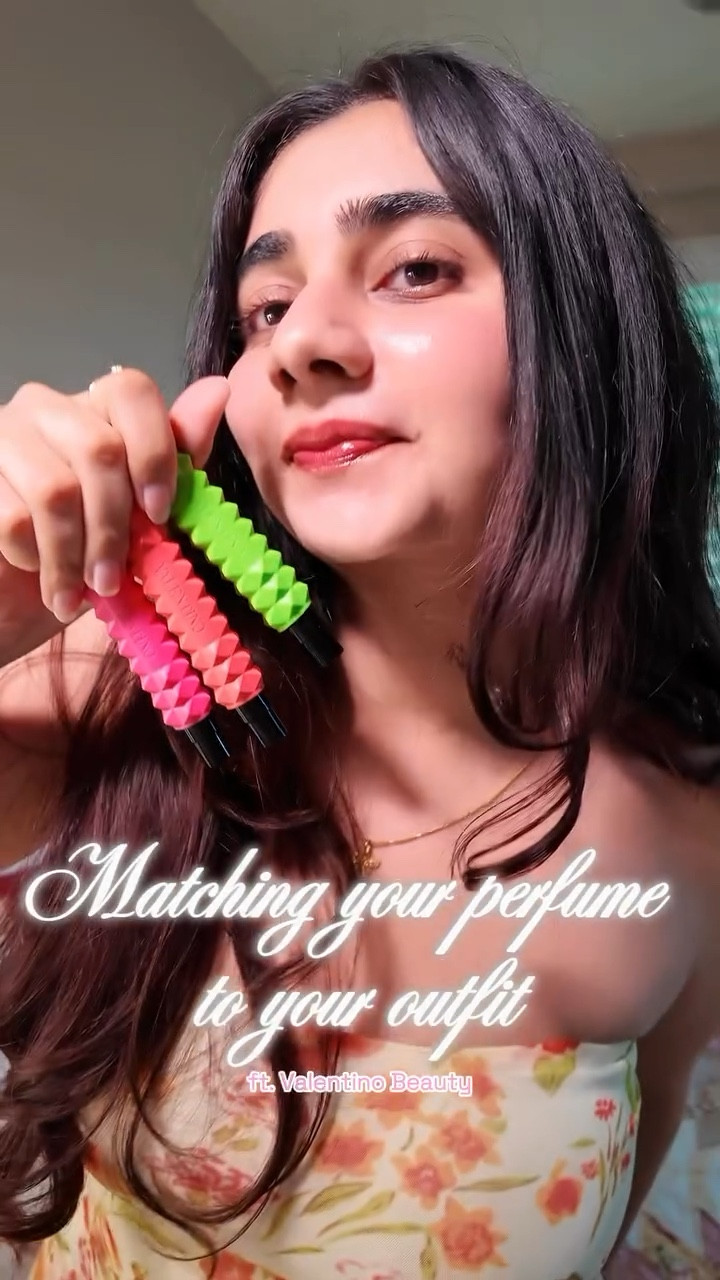 when your fragrance is the best accessory✨

@sephora @valentino.beauty 
#valentinoborninroma #giftedbyvalentinobeauty 

Valentino Beauty Born in Roma travel perfumes🍓

#ugccreator #nycinfluencer #browngirlmakeup #fragrance #fragrancecollection #scent #scentoftheday #perfume #perfumes #perfumecollection #perfumelovers #valentinoperfume #donna #borninroma #matchingscents #scentlayering