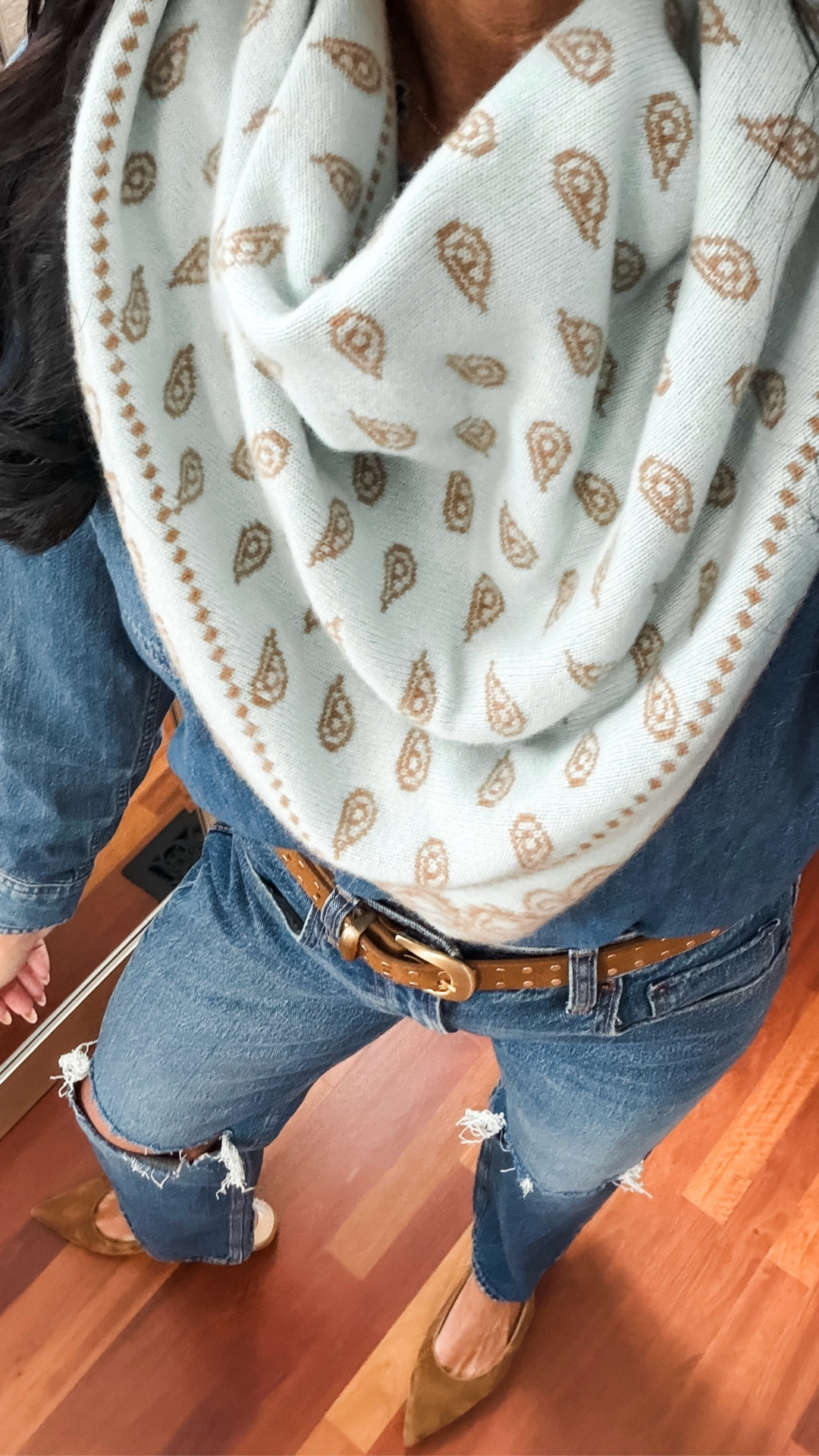 These cashmere bandana scarves are incredible!
Wearing a 24 regular denim
Medium top 

#LTKSeasonal #LTKOver40 #LTKootd