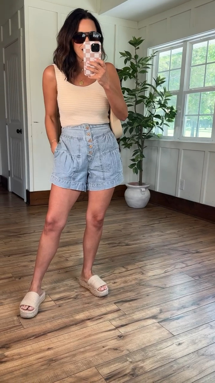 Y’all this pair of shorts look and feel identical to the ones from Free People but these are from Amazon at a fraction of the price!
They’re stretchy and the elastic waist makes them so comfortable!!


Neutral look  summer fashion  summer look  Amazon



#LTKSummerEdit #LTKSeasonal #LTKStyleTip