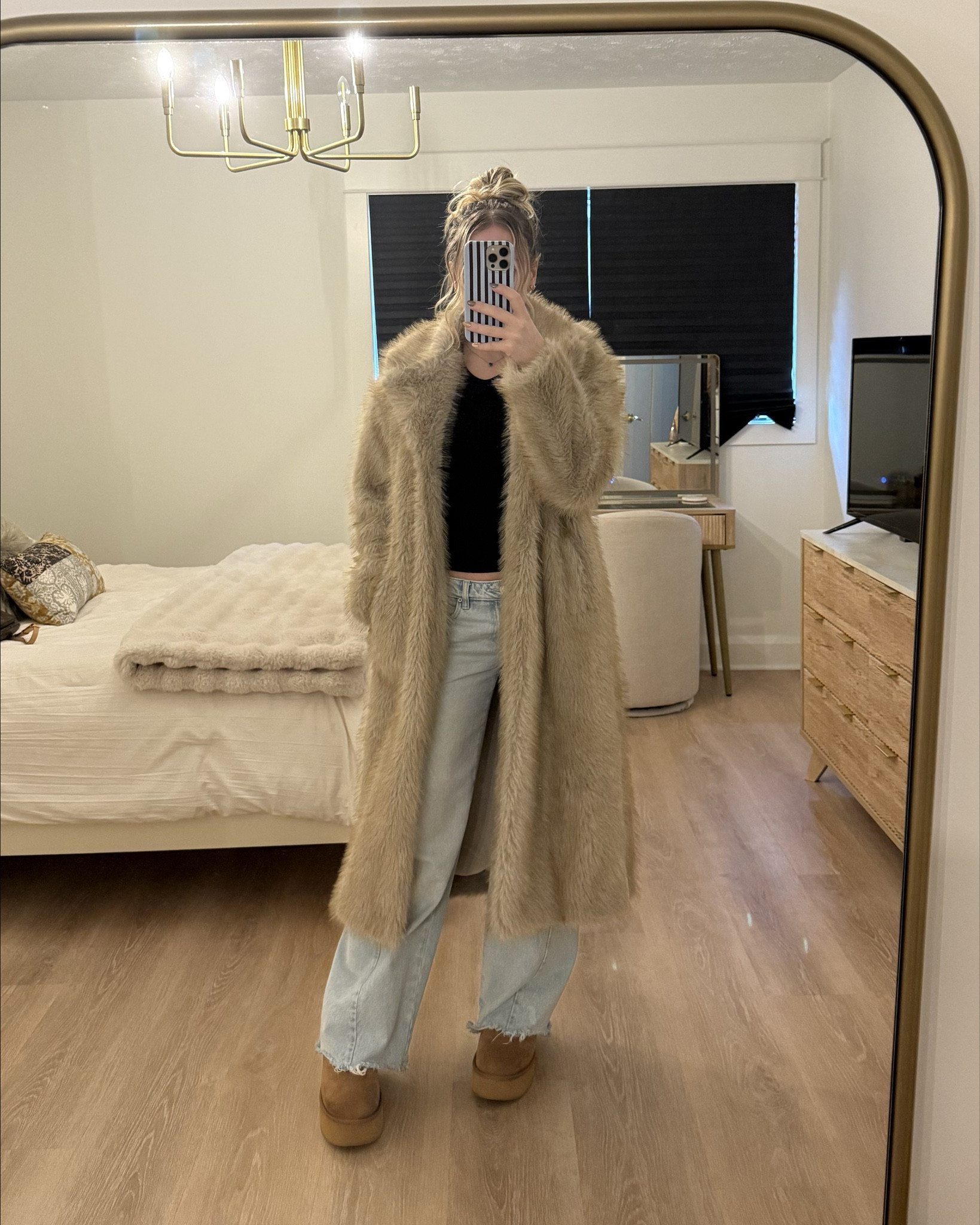 The cutest/warmest fur coat by Princess Polly! I will be wearing all winter long🤎🧸

#LTKSeasonal #LTKHoliday #LTKootd