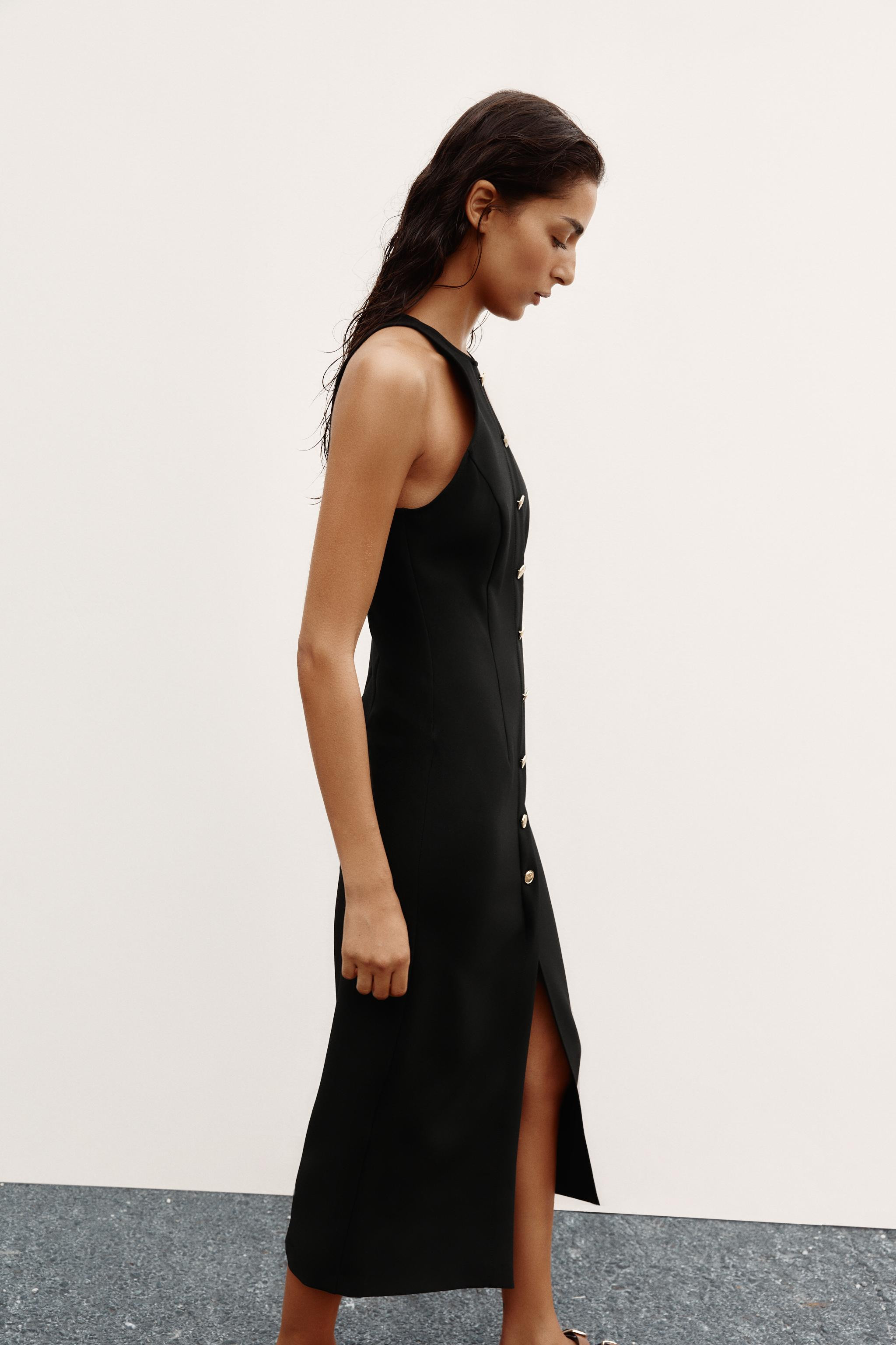 MIDI-KLEID AUS CREPE MIT GOLDENEM KNOPF | Zara DE