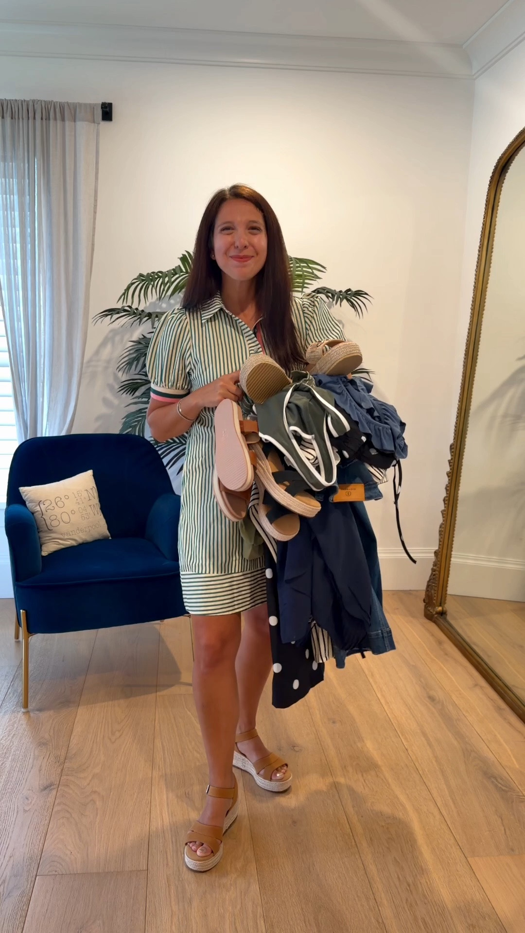 Summer outfits for moms who are on the go! Like going none stop with kids and wants a cute outfit.

#LTKmomlife #LTKootd #LTKPetite