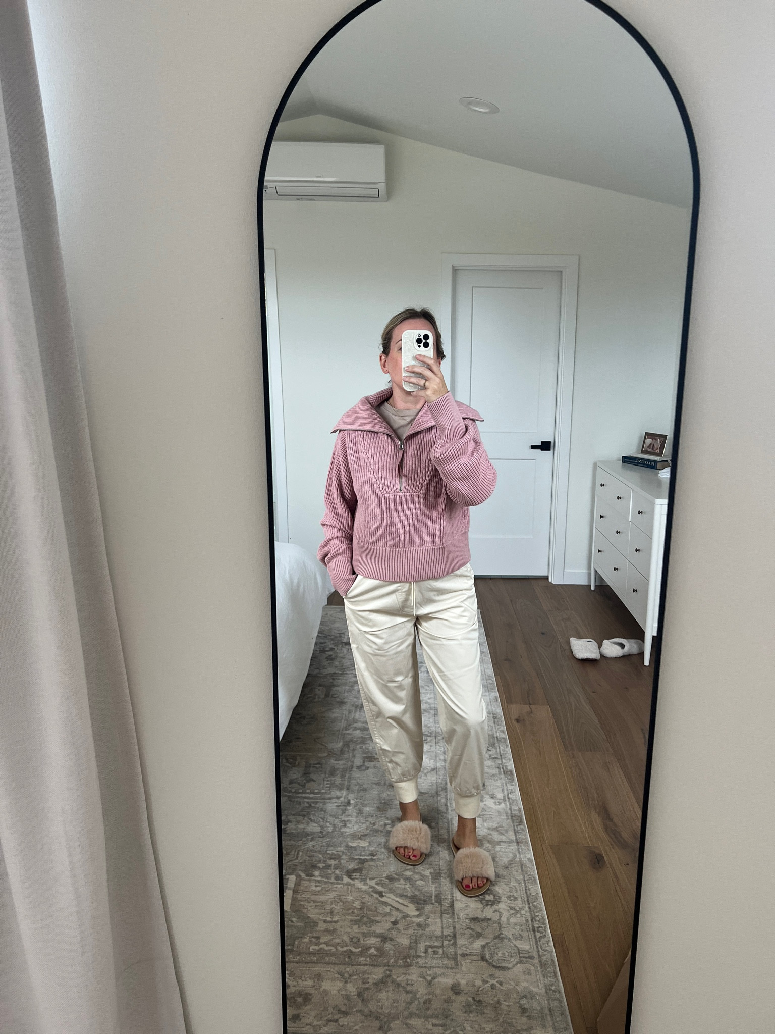 NEW Varley!! 
Celia pants in whitecap grey- size S
Mentone half zip in pale mauve - size S 

#LTKstyletip
