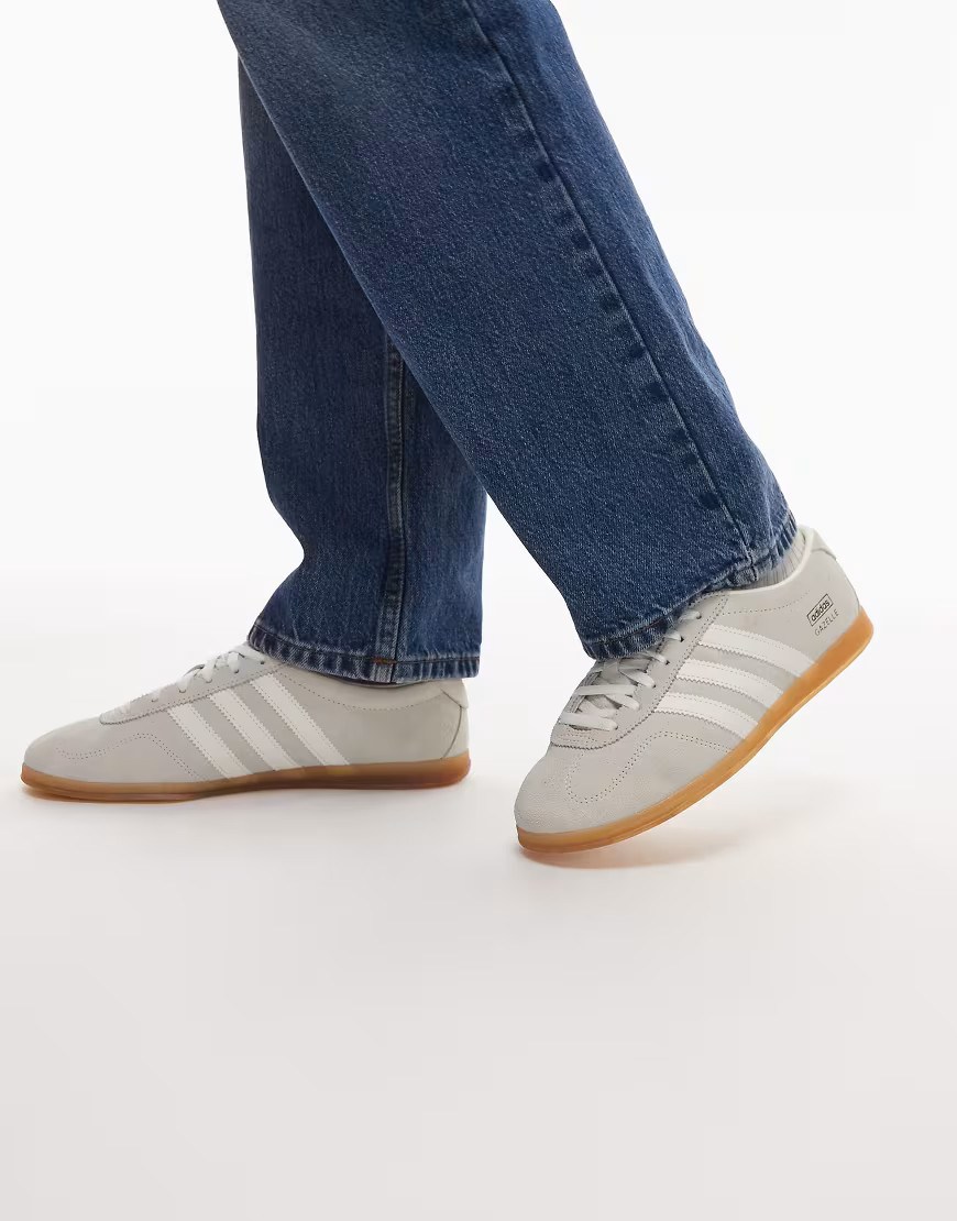 adidas Originals Gazelle Lo Pro in off white with gum sole | ASOS (Global)