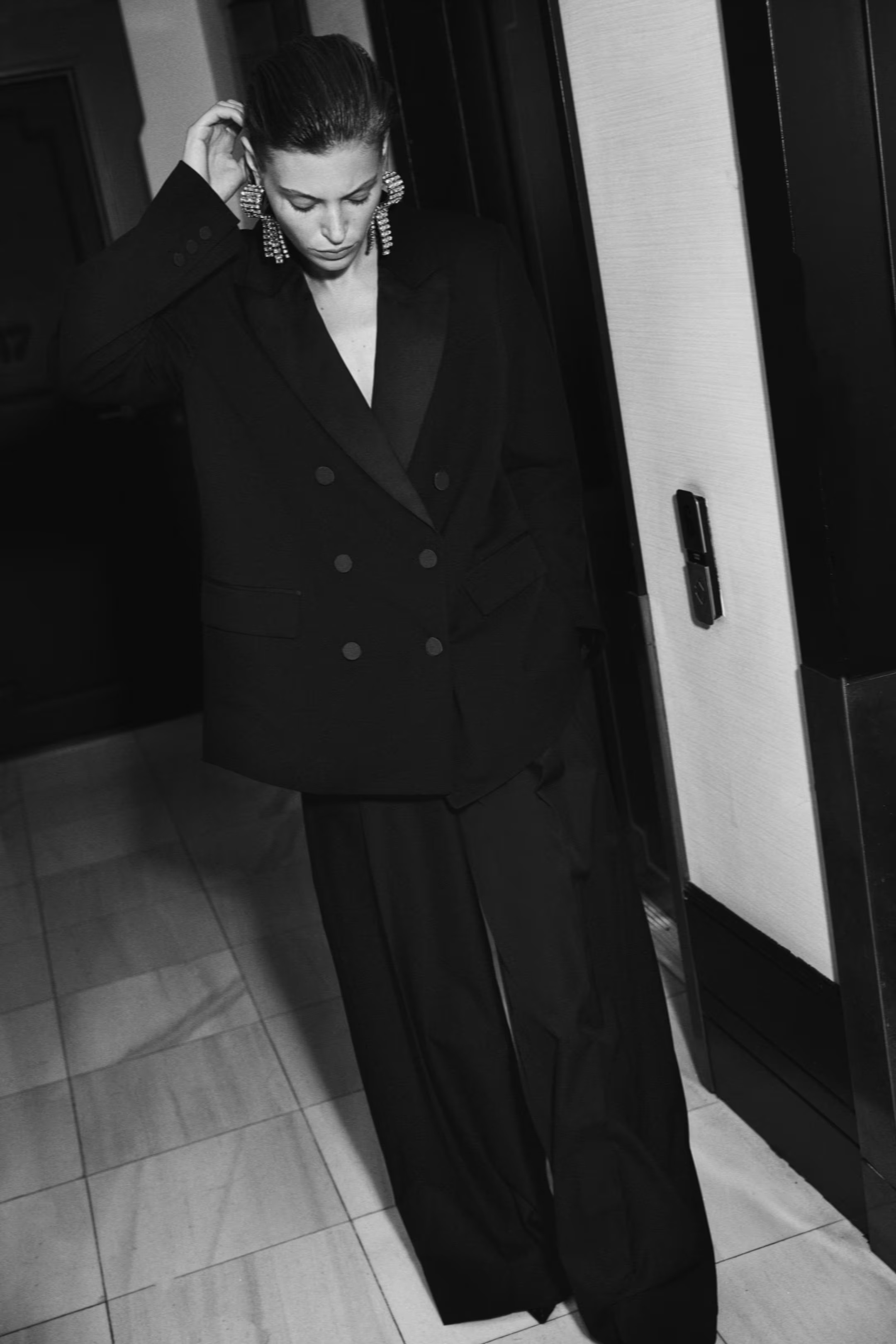 Double-breasted tuxedo blazer - Black - Ladies | H&M GB | H&M (UK, MY, IN, SG, PH, TW, HK)