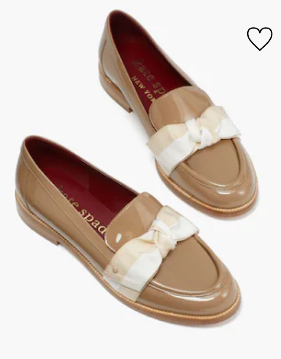 #katespade #leandra #leandraloafer #whitebowloafers #contrastbowflats #classic #preppy #businesscasual #office #girly #femme #cottage #nerdy #uniqueshoes #shoes #loafers #stylishshoes #tanloafers #tanbowloafers #sliponshoes

#LTKshoecrush #LTKGiftGuide #LTKstyletip
