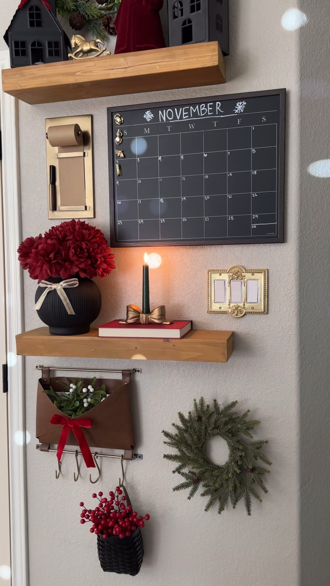 Kitchen Command Center 🖤🎄🎅
Christmas styled kitchen decor! Loving our kitchen command center! 😍 🙌🏼 Christmas is officially right around the corner! Who’s decorating?! 🤌🏼✨🎀🎄🎅


#LTKHoliday #LTKSeasonal #LTKHome