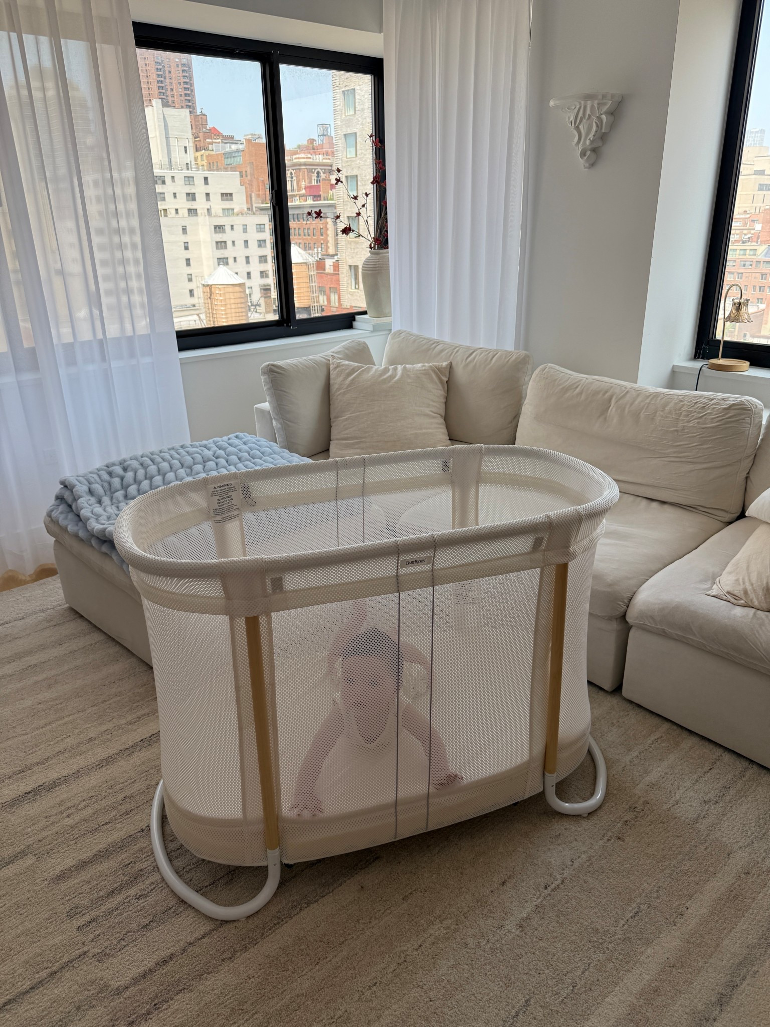 2 in 1 crib 

#LTKBaby