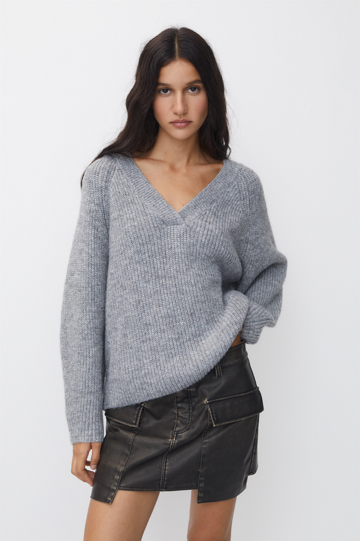 Strickpullover mit V-Ausschnitt | PULL and BEAR DE