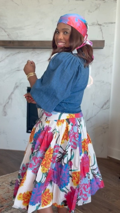 Denim + florals = the perfect combo 🌸💙 Styling this chic denim top from @walmart with a bold floral skirt for an effortless look that feels elevated, feminine, and easy to recreate.

Hit the bell in my LTK 🔔 (top right) so you get all the exclusives first!

#LTKootd #LTKMidsize #LTKBeauty