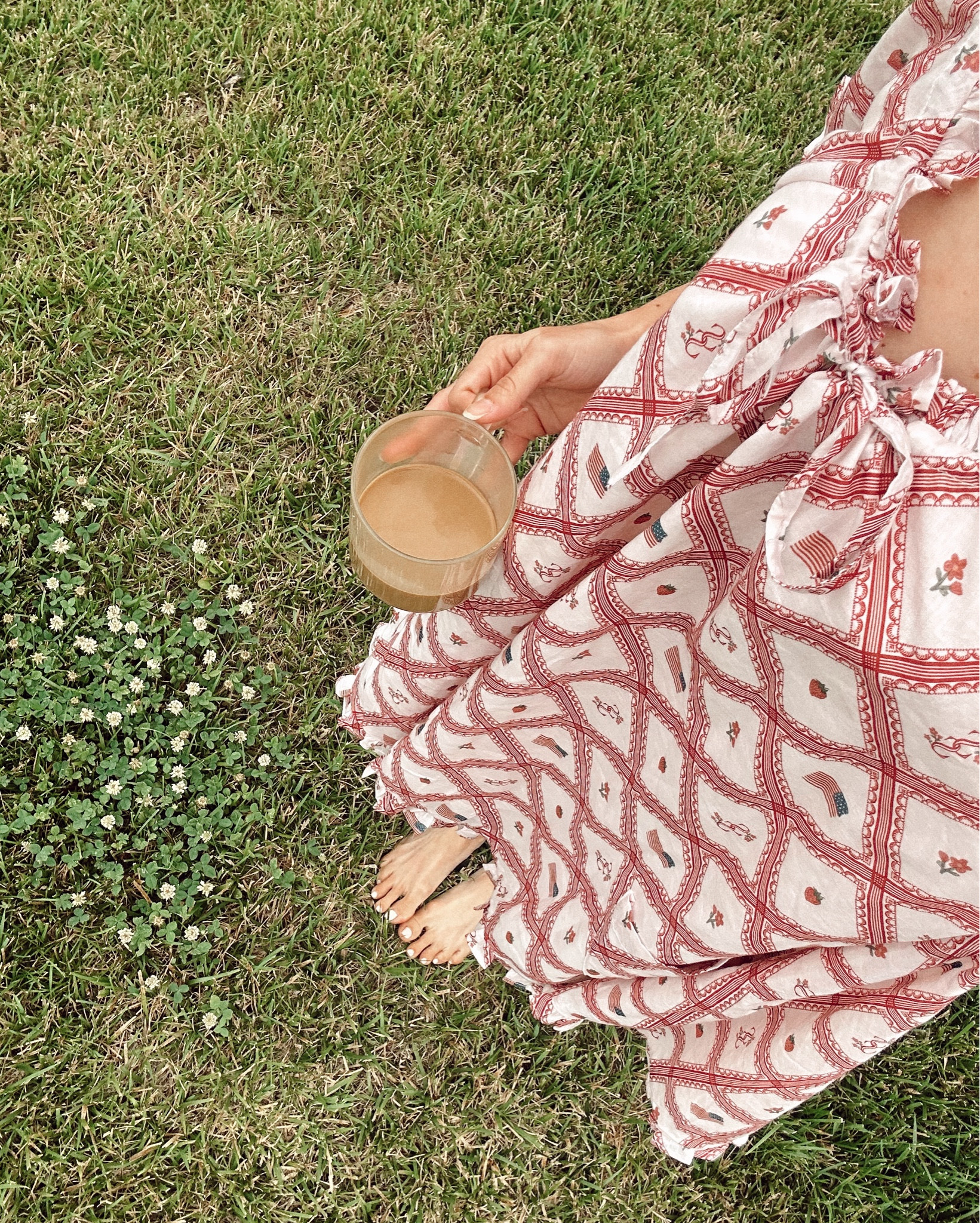 🇺🇸🍓🧺✨❤️

Barefoot all summer long ❤️ - grounding
Earthing is one of the best all-natural antioxidants and it is completely free! Earthing enables us to receive electrons from the earth which can help fight free radicals! Earthing (also known as grounding) is simply the act of connecting your bare skin (typically your feet) to the earth's surface for an extended period of time. This is believed to transfer the energy from the ground into the body. #naturalliving #holistic #grounding #jesussaves

#LTKStyleTip #LTKBump #LTKHome