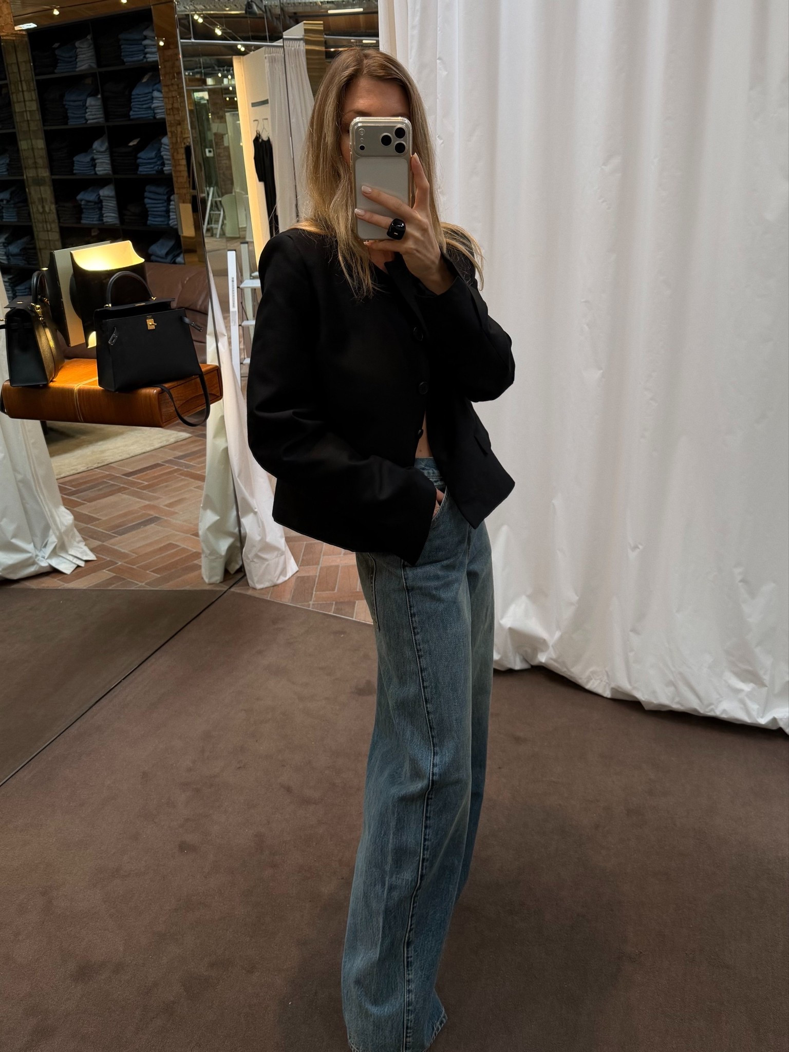 Henne 

#LTKspring #LTKstyletip #LTKluxury