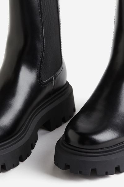 Chunky Chelsea boots - Black - Ladies | H&M GB | H&M (UK, MY, IN, SG, PH, TW, HK)