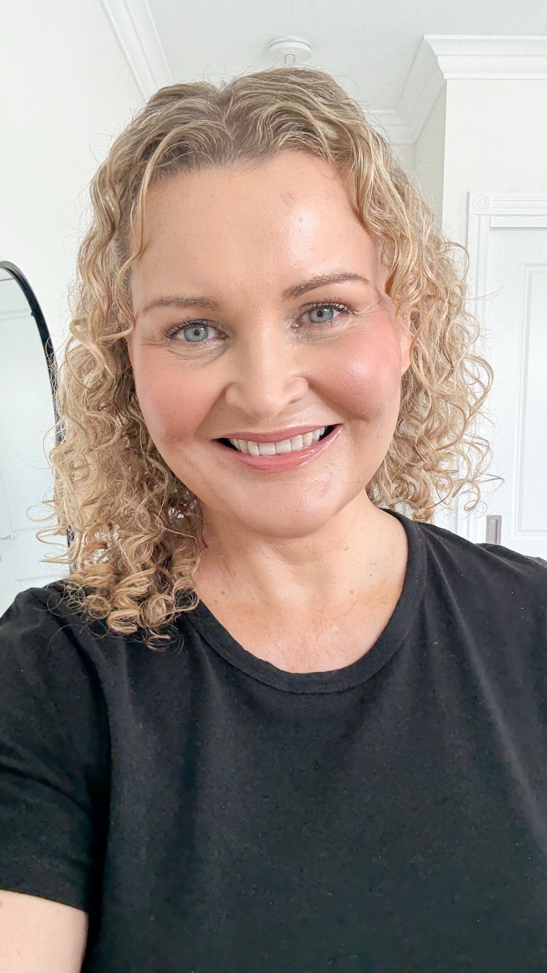 Find the full length tutorial on IG: @kirstenandco

Everyday makeup that’s easy to do, takes a less than 10 minutes and leaves your mature skin looking hydrated and super glowy…let’s go! 

For reference, I’m 52 years old with dry, sensitive skin. I love to use gentle products that hydrate and nourish the skin. 

I’ve linked as many of these products as I can below.

BASE:
Bettyquette Get Up And Glow hydrating face oil 
Naked Sundays collagen glow mineral sunscreen 
Charlotte Tilbury flawless filter, shade 4.5
L’Oréal Lumi Glotion, 902 light glow
Hourglass concealer, shade oat
Dior forever skin perfect foundation, shade 2.5
Laura Mercier translucent loose setting powder

BROWS & EYES:
Too faced super fine brow detailer, soft brown 
Anastasia clear brow gel
Bobbibrown long-wear cream shadow stick, golden pink 
Tarte tubing mascara

CHEEKS:
NARS bronzer, laguna
Dior backstage rosy glow stick, rosewood 
Dior forever glow maximizer, rosy

SETTING SPRAY:
Charlotte Tilbury airbrush flawless setting spray

Lips:
Kylie Cosmetics lip kit, bare + supple kiss lip glaze, rose bloom


#LTKaustralia #LTKbeauty
