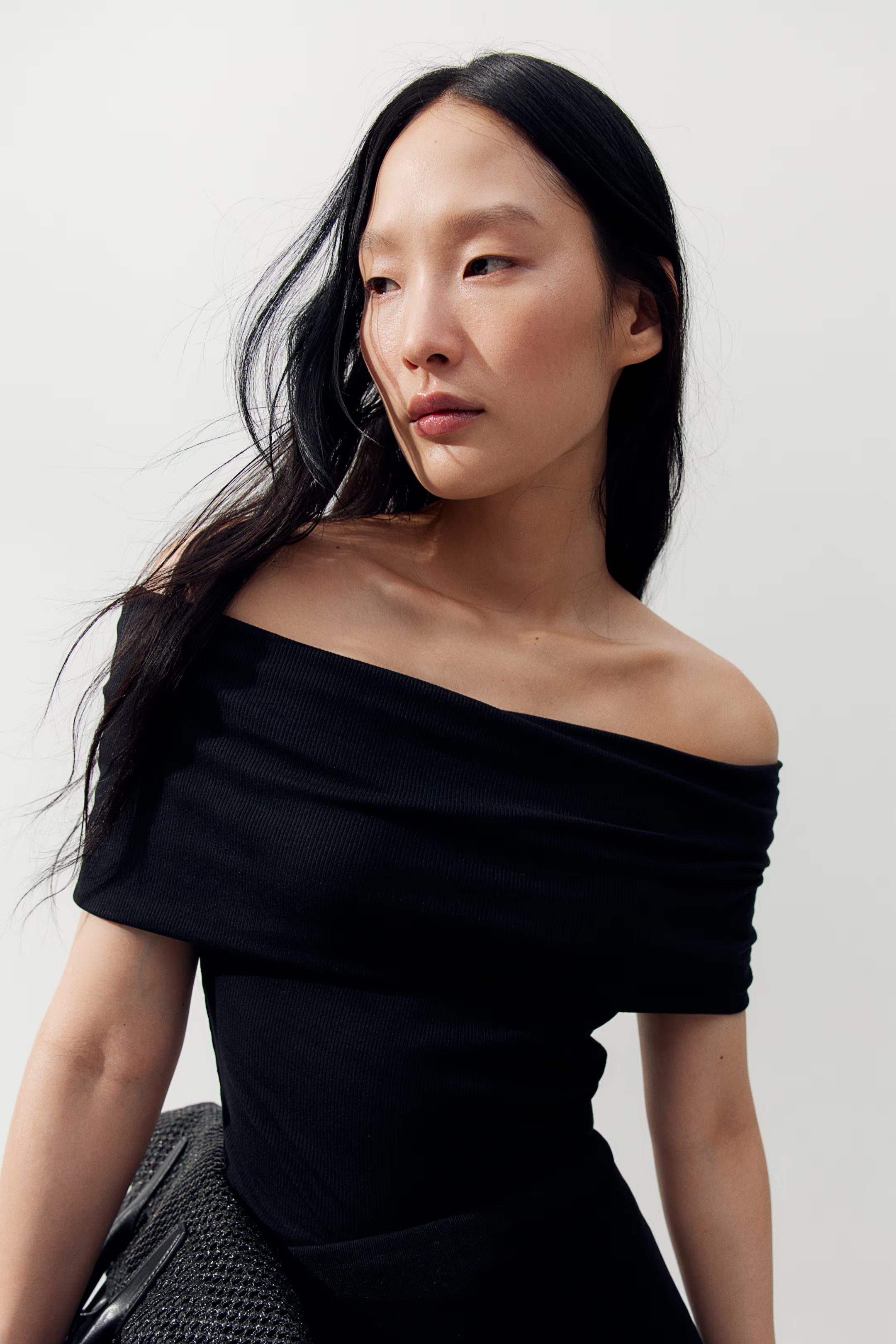 Geripptes Off-Shoulder-Shirt | H&M (DE, AT, CH, NL, FI)