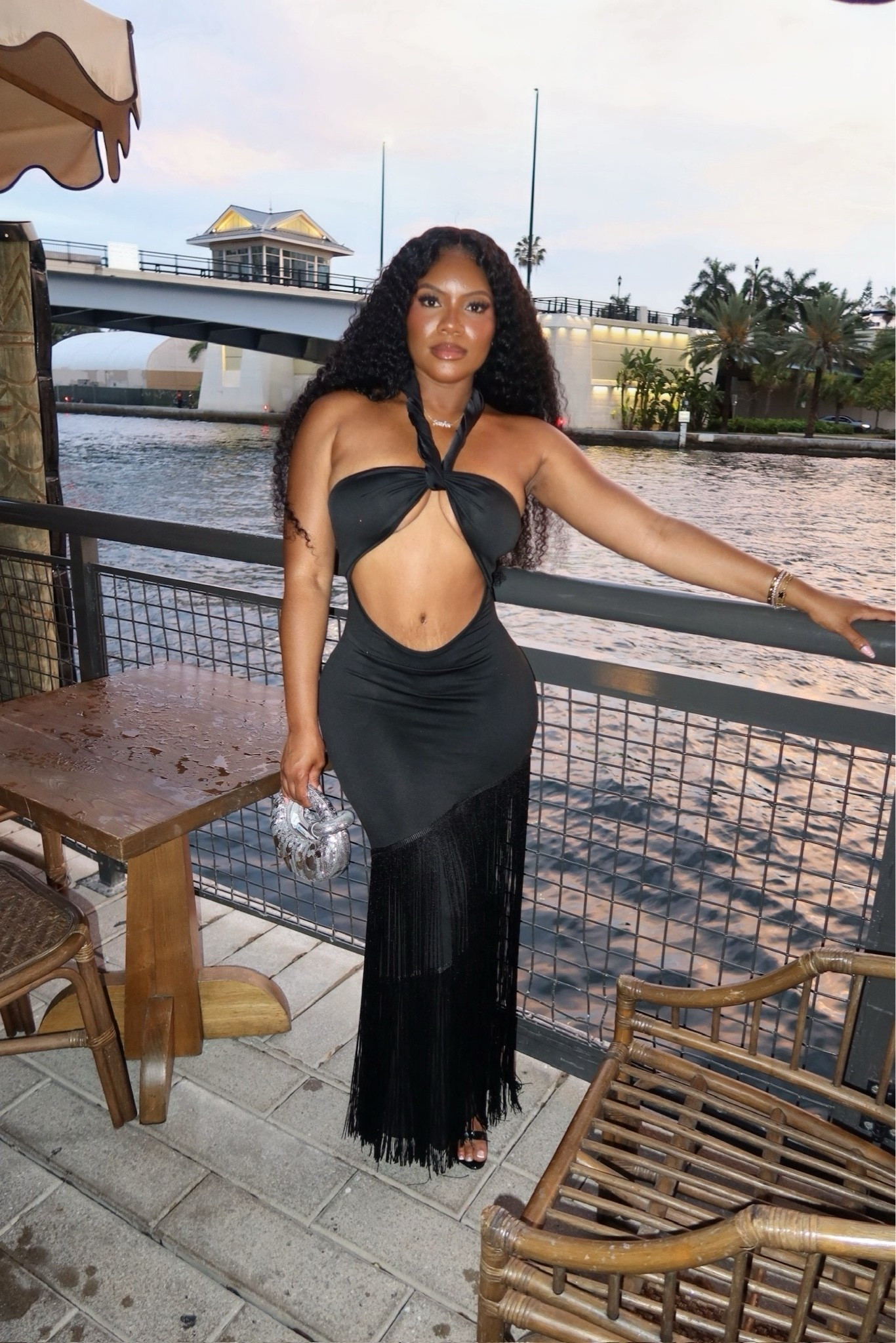 Black dresses just do something to me 🖤✨

The cutouts, the fringe, the fit… every detail came together perfectly. This is the kind of dress that doesn’t need much—just a great heel, a little sparkle, and somewhere fabulous to go.

#DateNightStyle #BlackDress #VacationGlam #LTKFashion

#LTKootd #LTKSeasonal