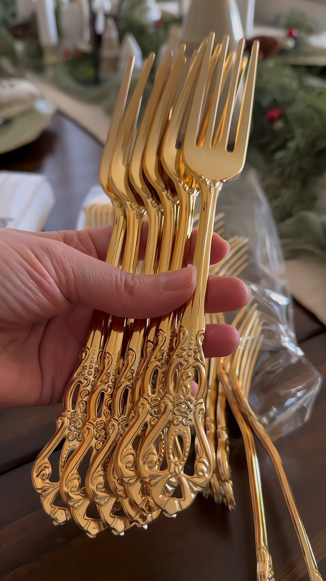 Last-minute essentials for the Christmas table, including napkins, plastic plates, and forks, that will arrive on time with Amazon Prime. I particularly love these gold vintage-looking forks, which are only $8.99 for a pack of 30. They’re perfect for the holidays or any event. 

#LTKHome #LTKHoliday #LTKFindsUnder50 #LTKSeasonal